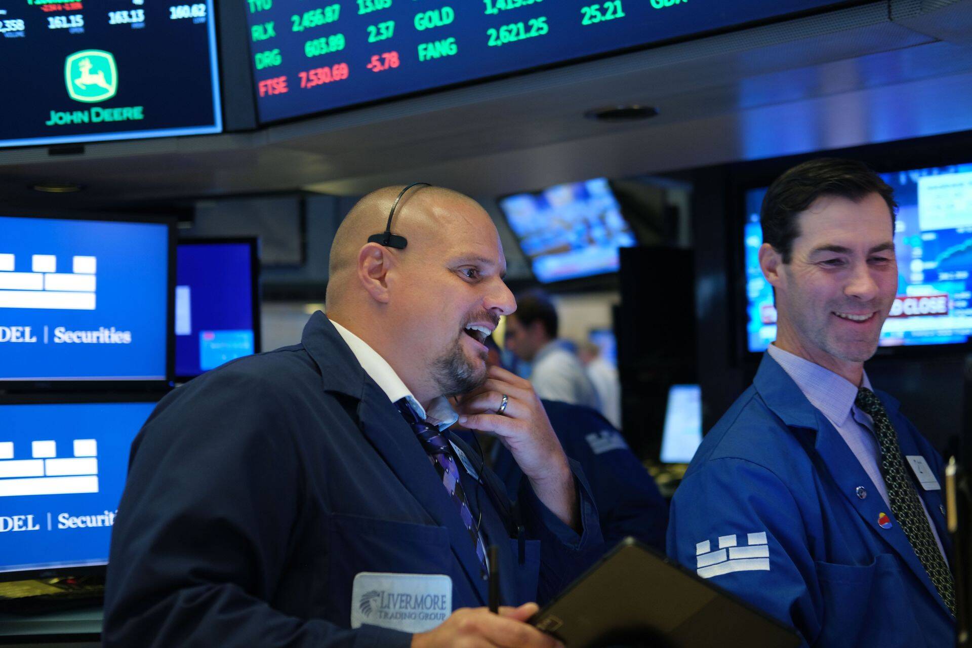 Maaklerfirmade kauplejad New Yorgi aktsiabörsil 10. juulil 2019, kui S&P 500 indeks ületas päeva sees esmakordselt 3000 punkti piiri.