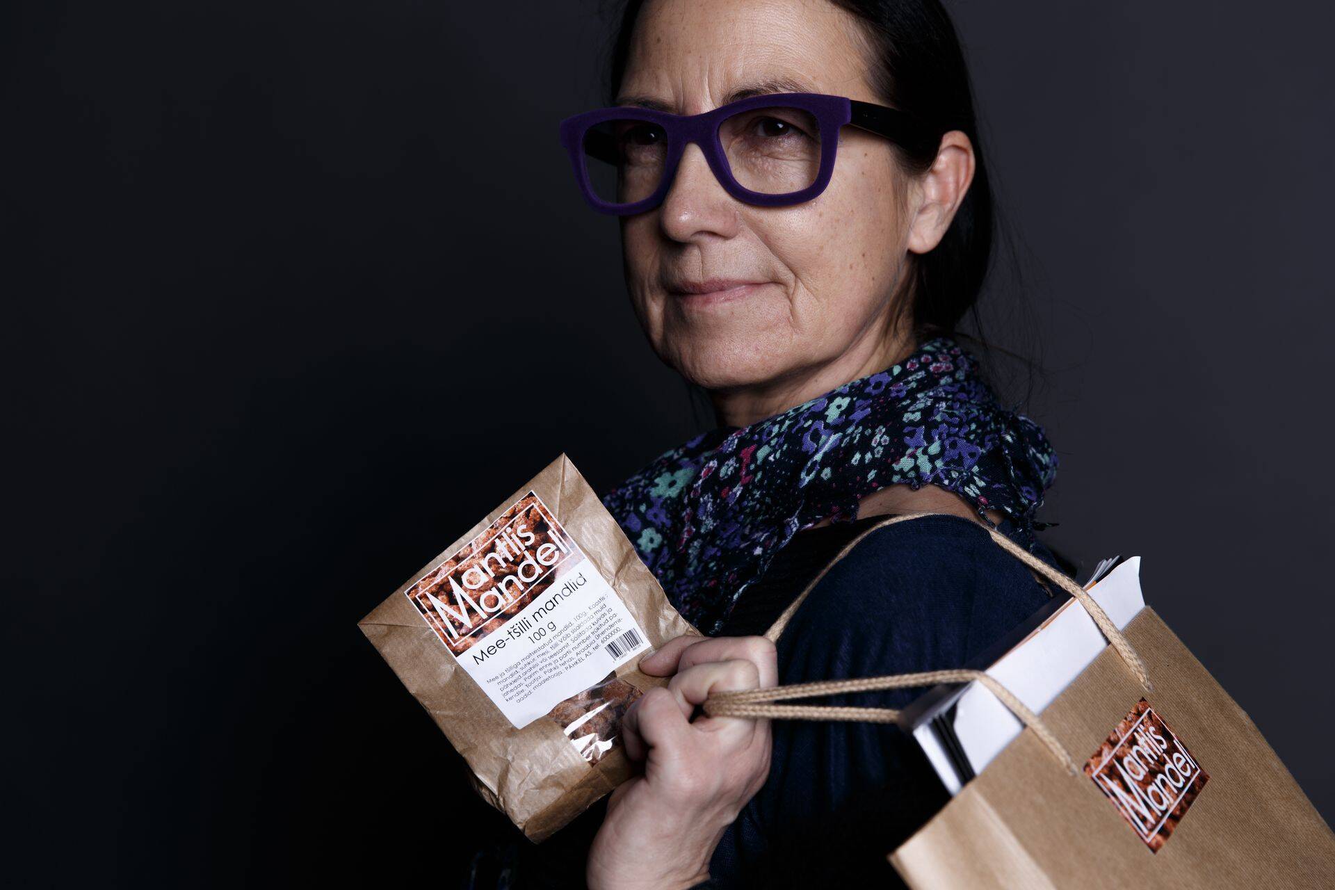 Äripäeva teemaveebi Best Sales sündmuste programmijuht Aira Tammemäe korraldas ekesperimendi "Mantlis mandel", et selgitada kui lihtne on uue tootega pääseda poeketti.
