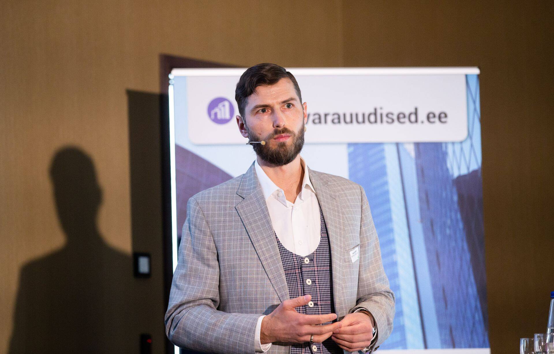 По словам Айна Кивисаара, о крахе рынка недвижимости говорят с 2012 года, однако с того периода цены на недвижимость выросли на 100-150%.