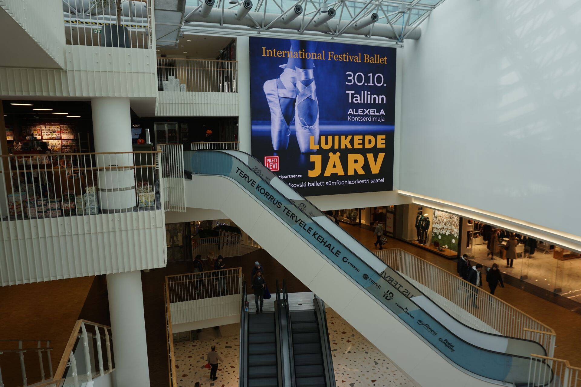 Baltikumi suurim LED-ekraan Viru Keskuse aatriumis.