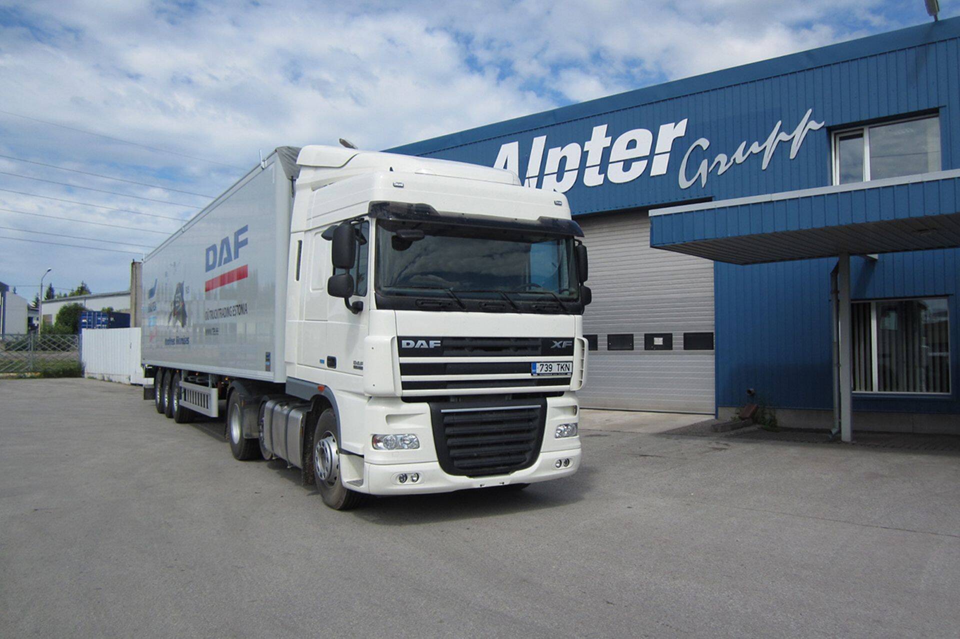 Автомобильный парк фирмы Alpter Grupp насчитывает 82 грузовика DAF и 77 прицепов различного типа.