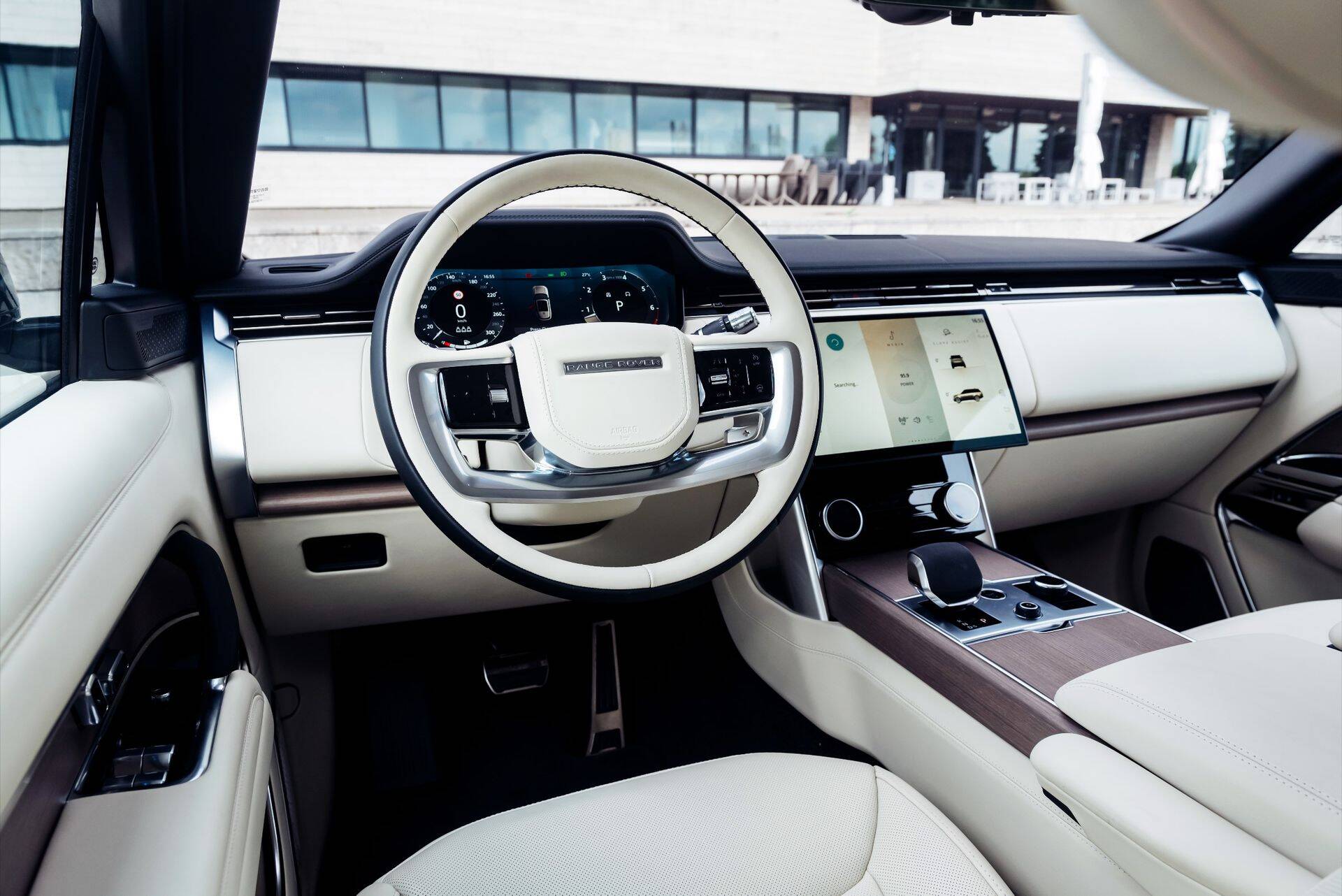 Range Rover salong (tootja foto)