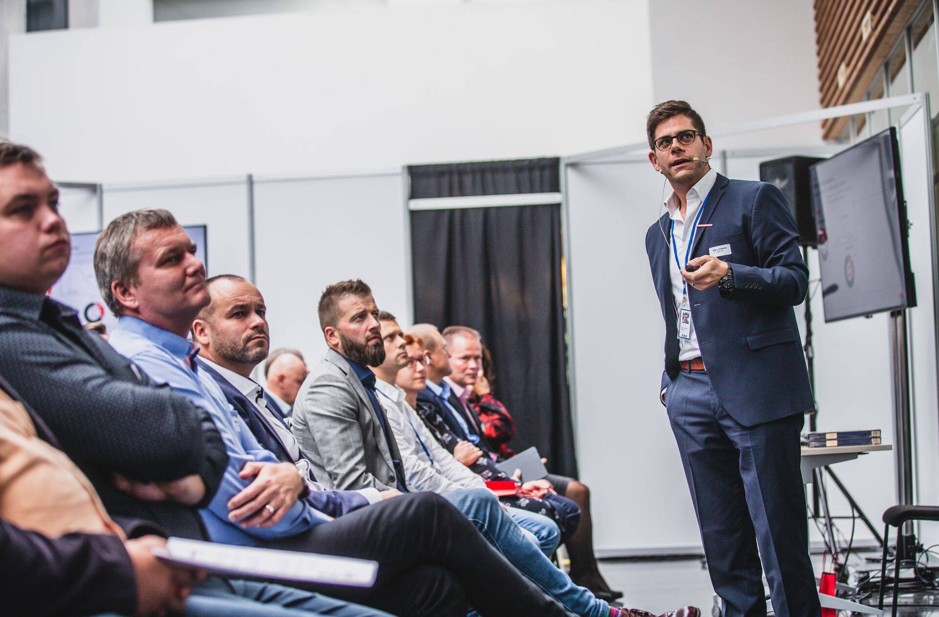 Ettevõtetele, kes tahavad osta endale tööstusroboti, soovitab Kim Listmann, et eeltöö ajal tuleb selgeks saada, mida see robot peab tegema – keskenduda tuleb konkreetsele ülesandele või ülesannetele.