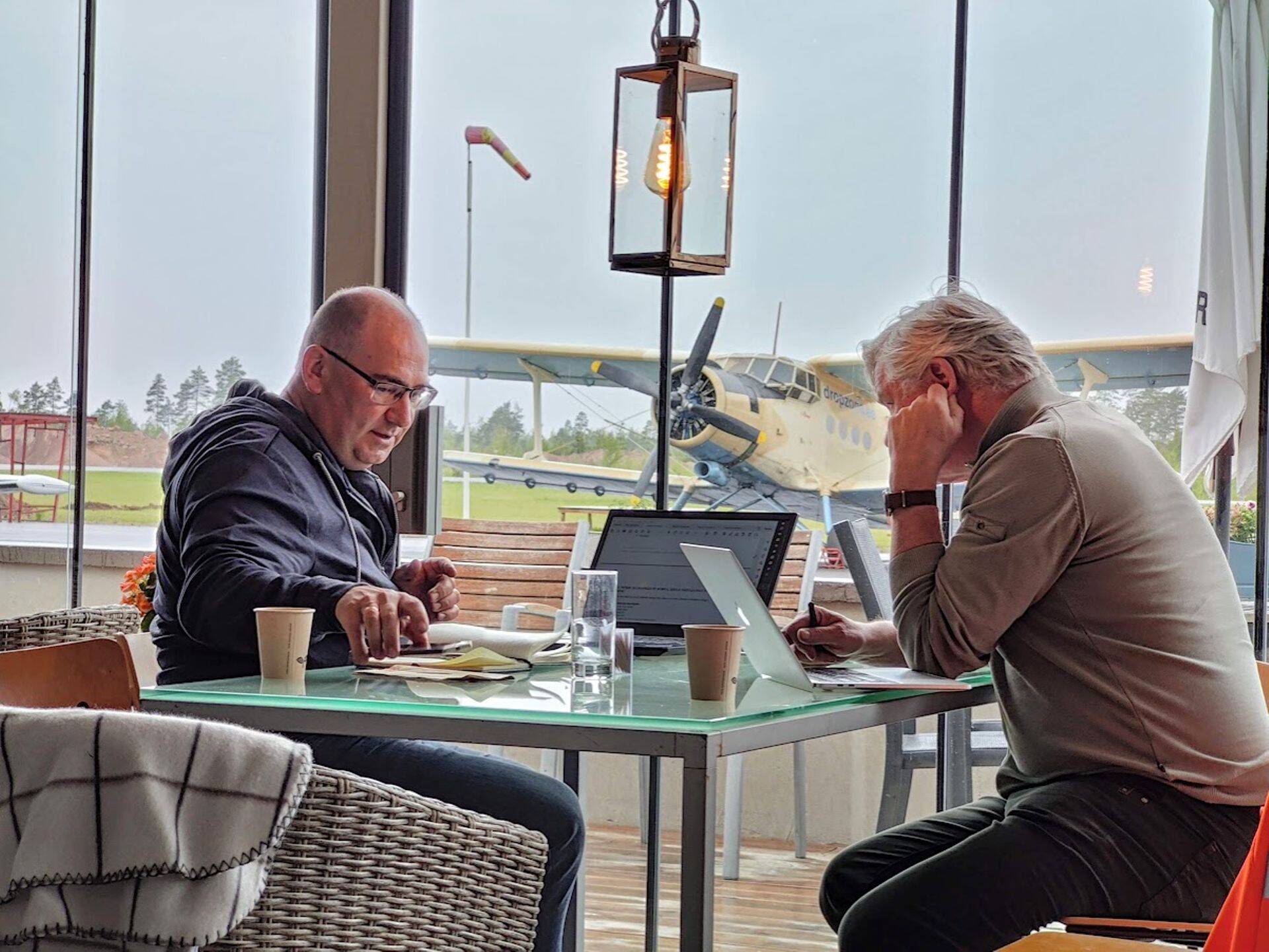 Руководитель Нарвского промпарка Вадим Орлов и руководитель аэродрома Helsinki-East Эса Корьюла в мае в Финляндии обсуждали возможности сотрудничества.