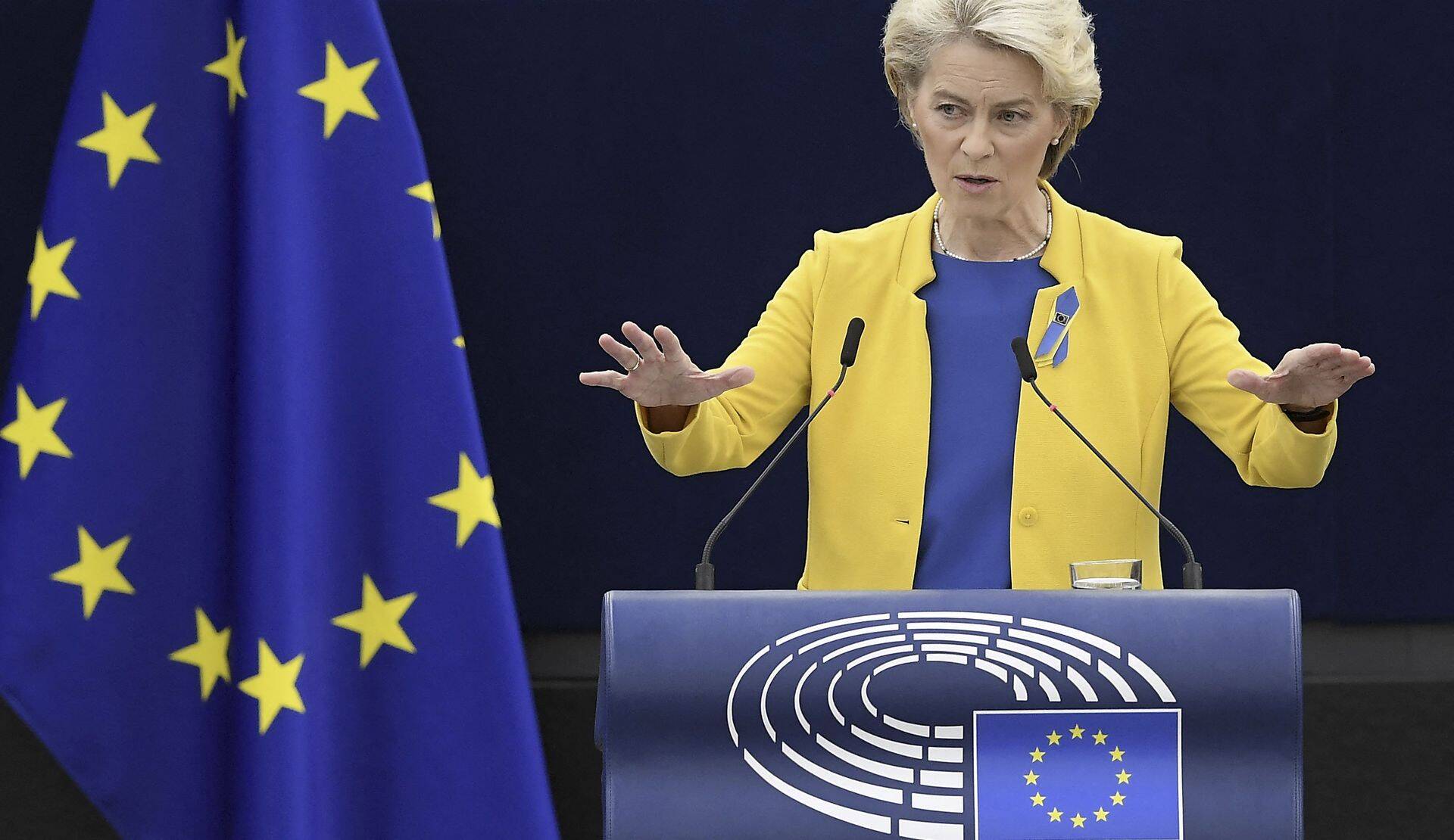 Euroopa Komisjoni president Ursula von der Leyen kolmapäeval Euroopa Parlamendi ees.