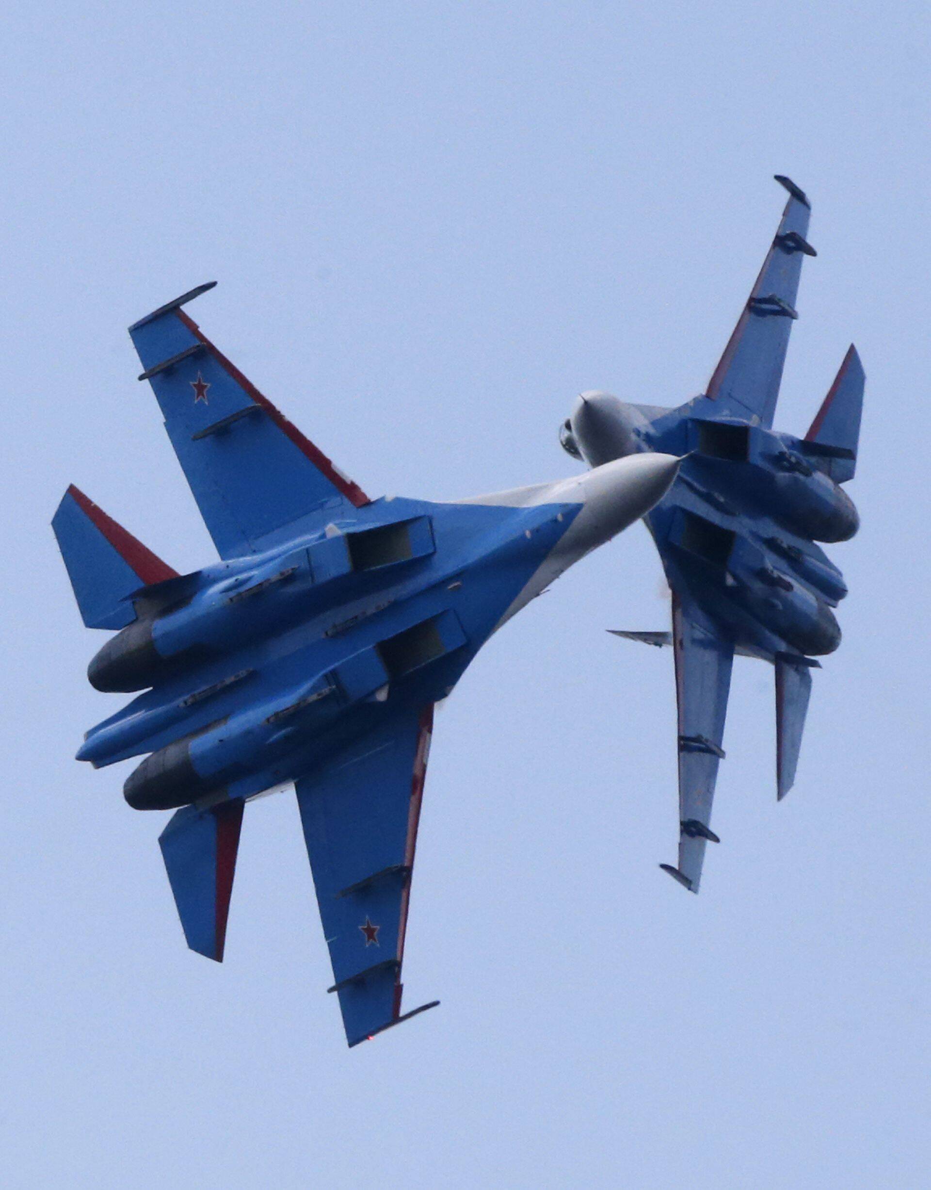 Venelaste ründelennukid Su-27 kaitseväe õhuetendusel Peterburis.