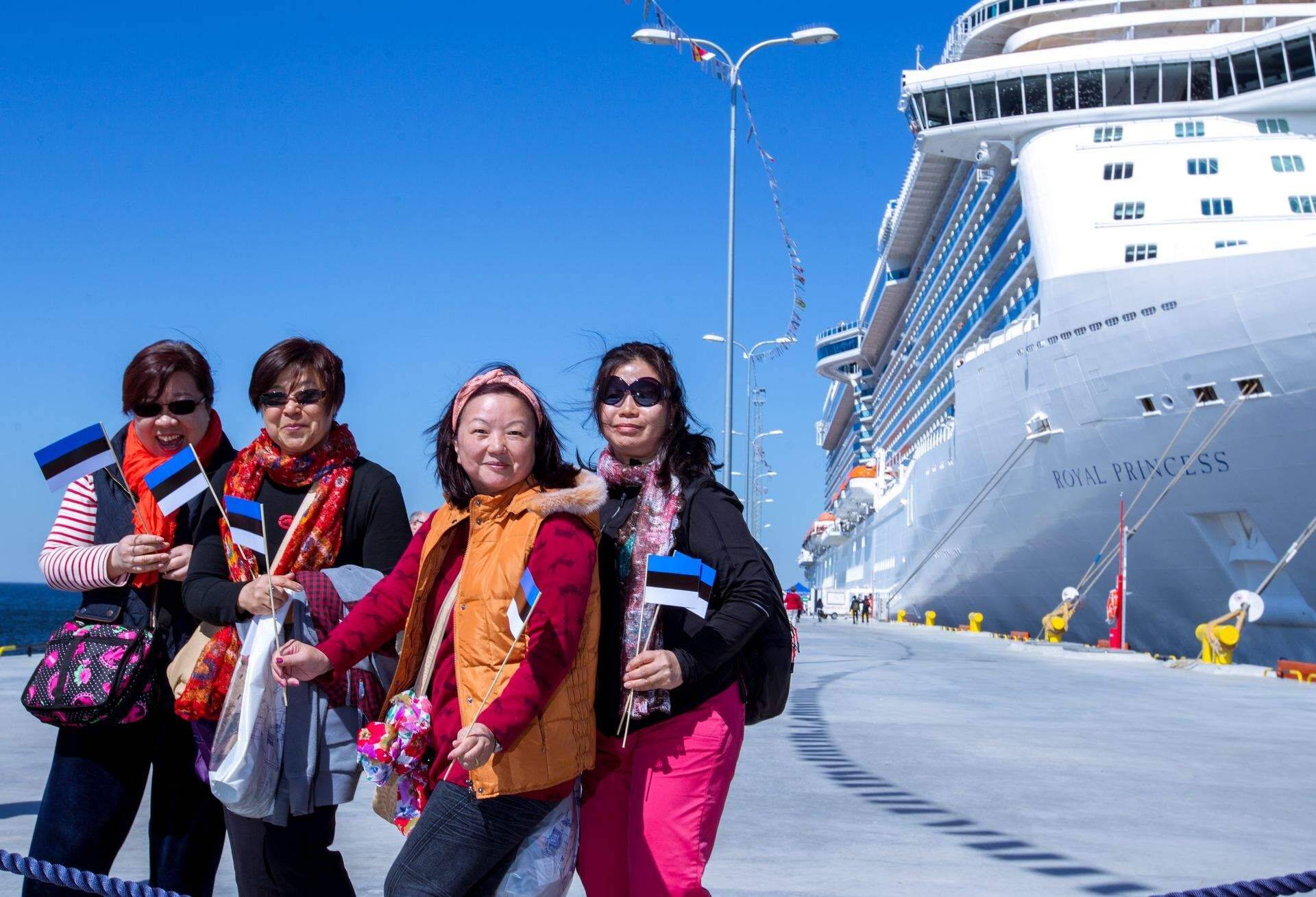 Eesti on muutunud Aasia turistide seas populaarseks, kuid lähinaabrite külastuste langust see ei korva.