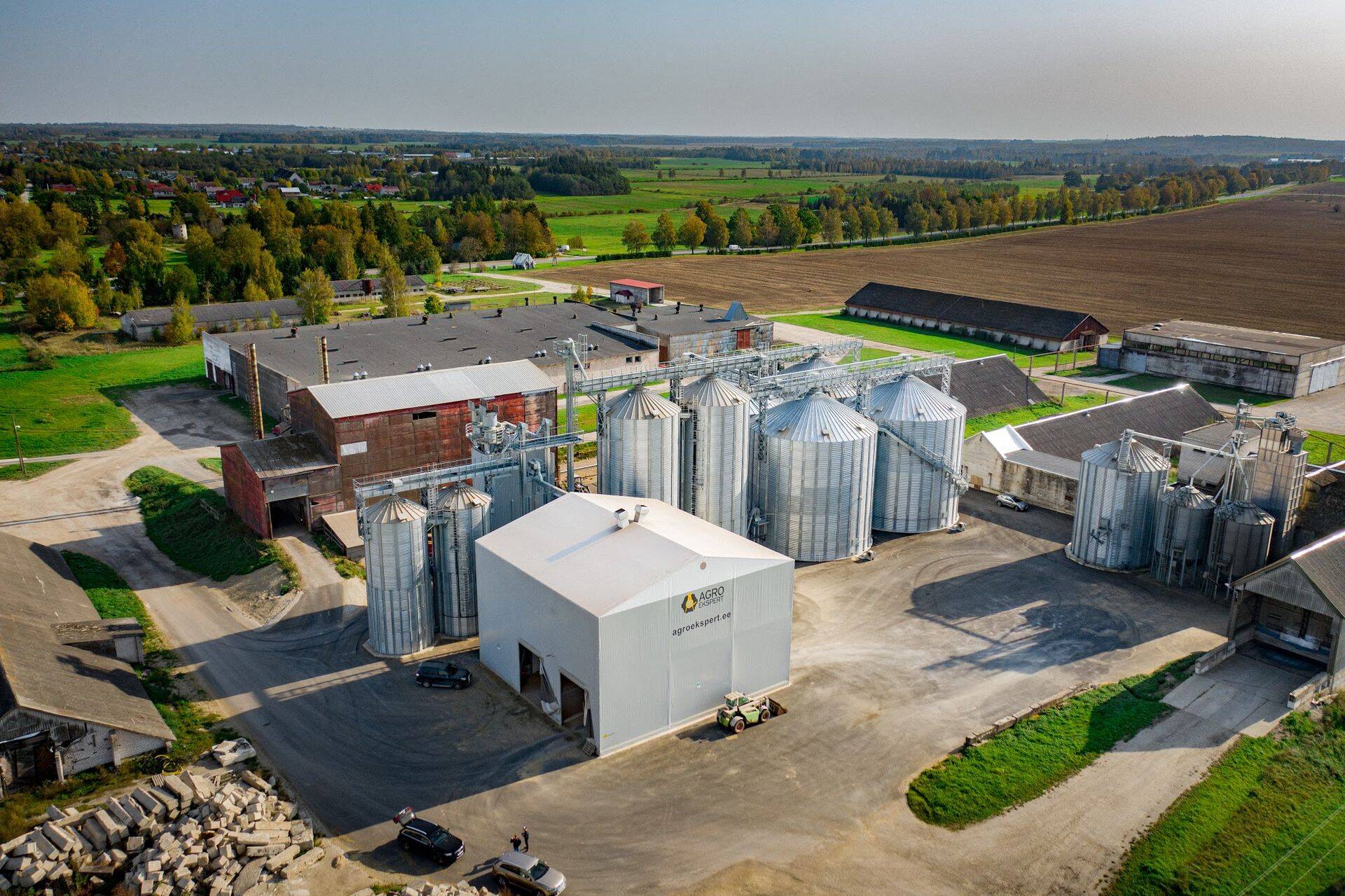 Jõgeval asuv kuivati.