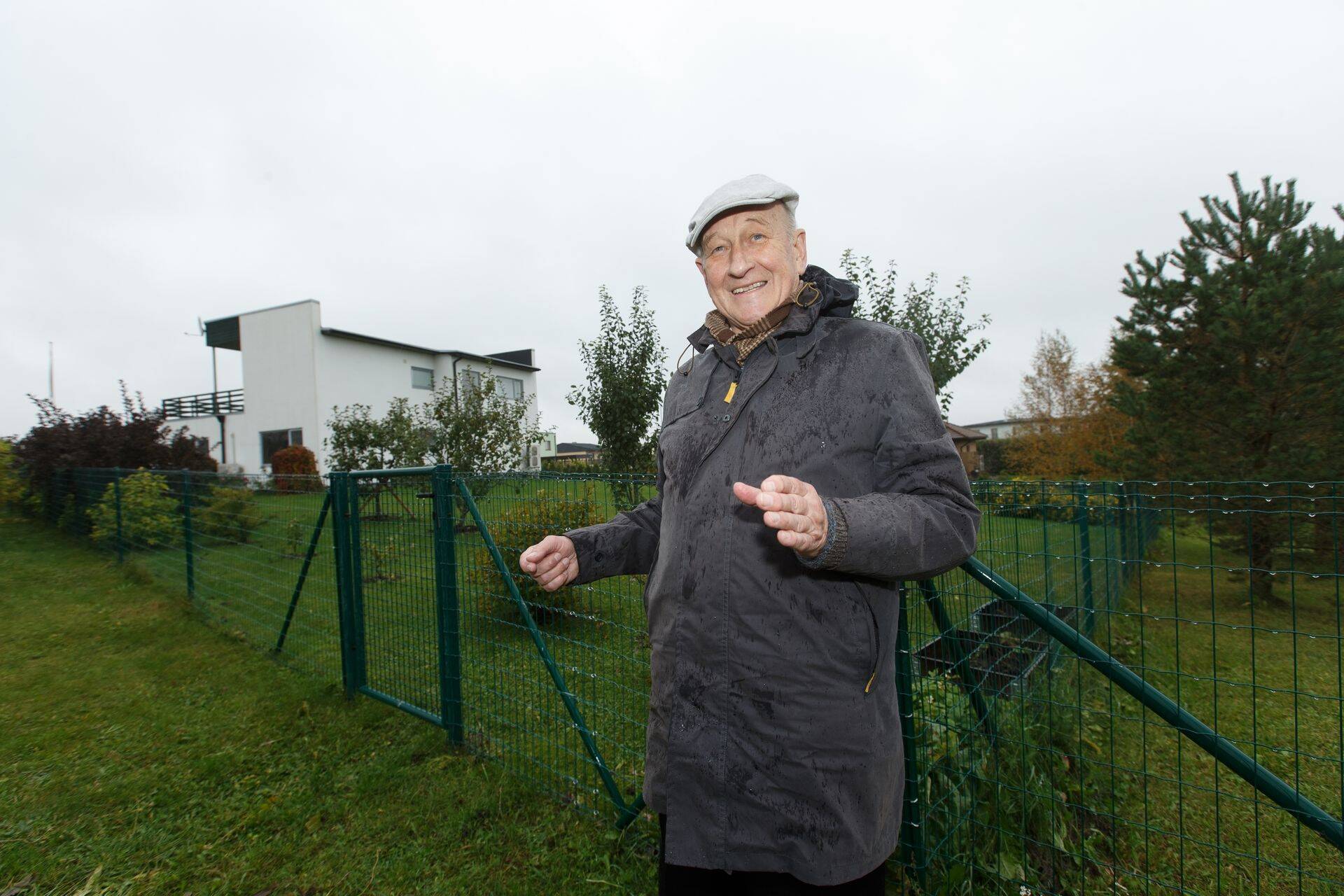 Tavi Nirk pakkus vallale oma isa pärandatud maast suisa kolmandikule rajada teed ja haljasala. Ometi ei sobinud see väidetava üldplaneeringuga ja valla võimud suruvad edasi oma tahtmist.