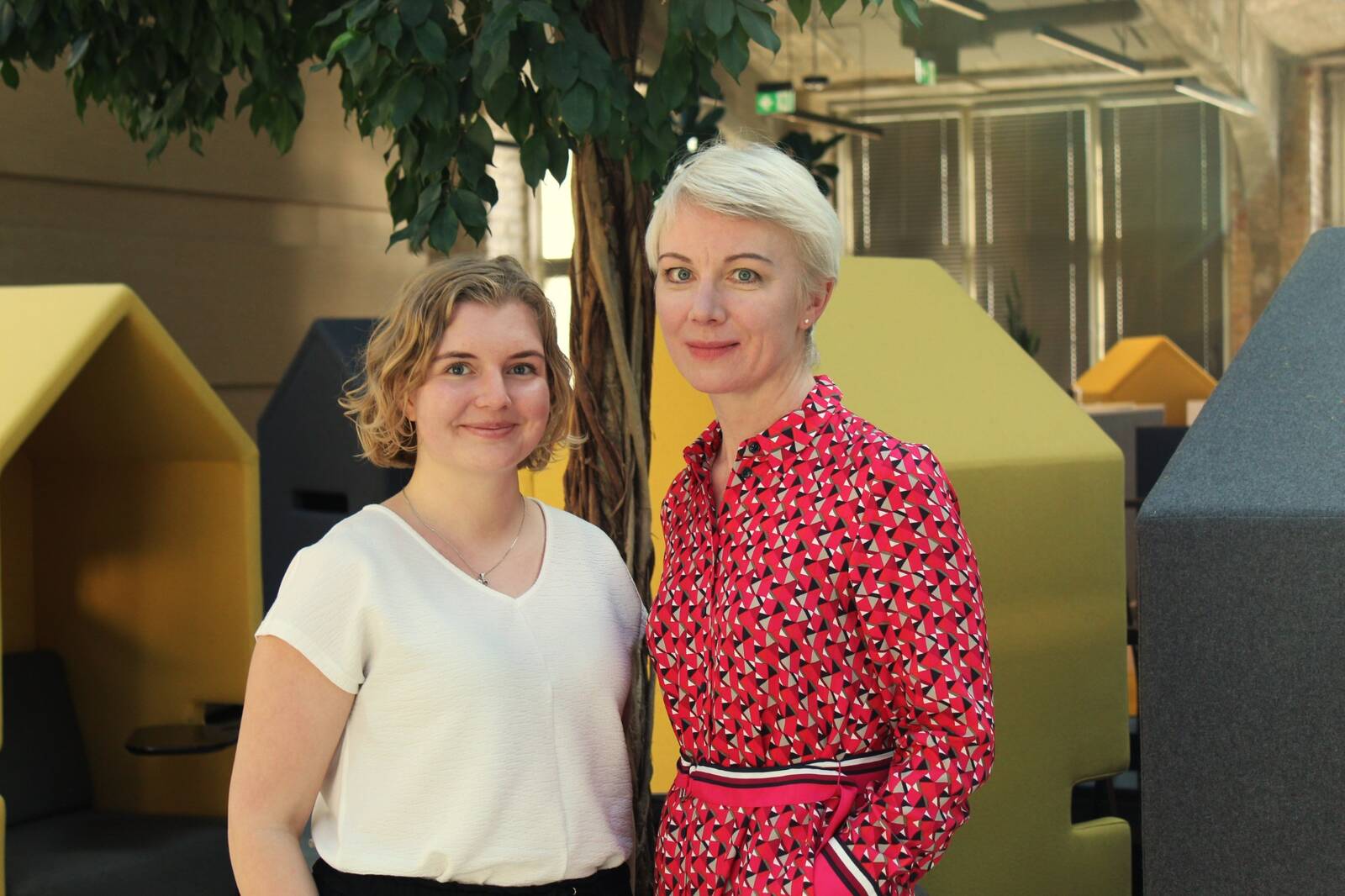 Kestlikkusuudised.ee juht Karmen Laur ja Äripäeva arendusjuht Kerttu Metsar.