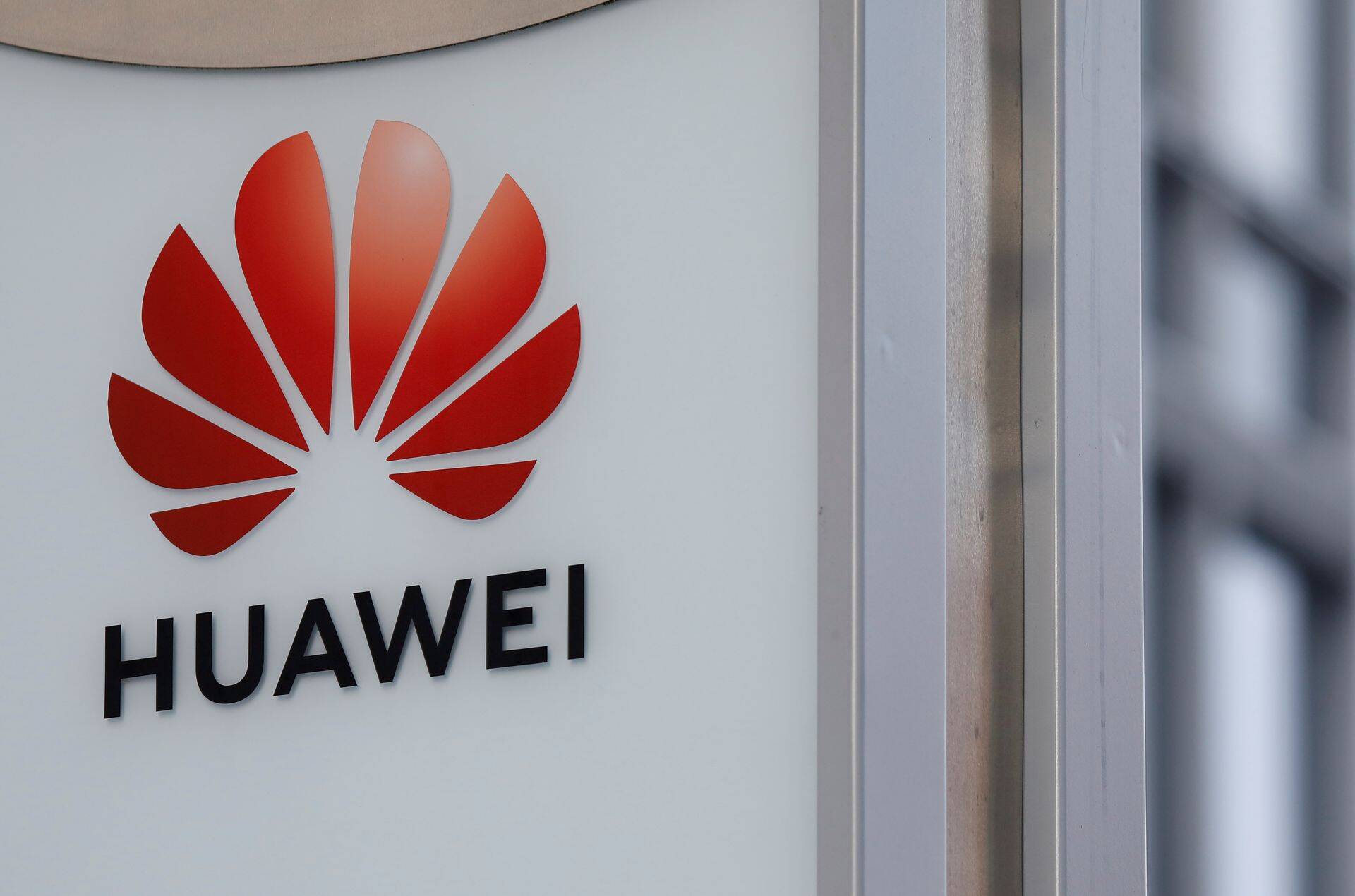 Seadus piirab teatud riikide tehnoloogia kasutamist, nt Hiina Huawei oma.