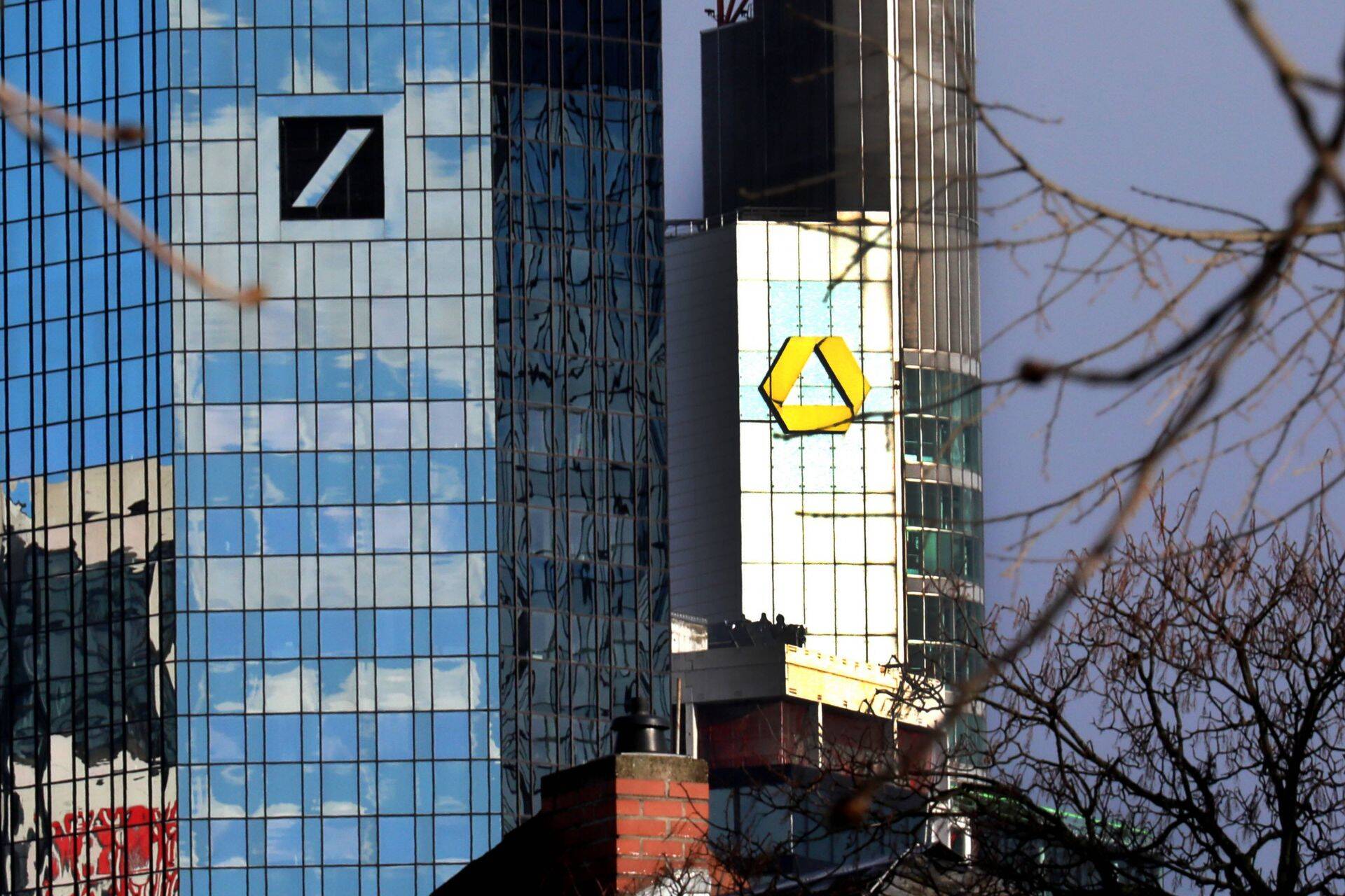 Deutsche Bank ja Commerzbank Frankfurdis.