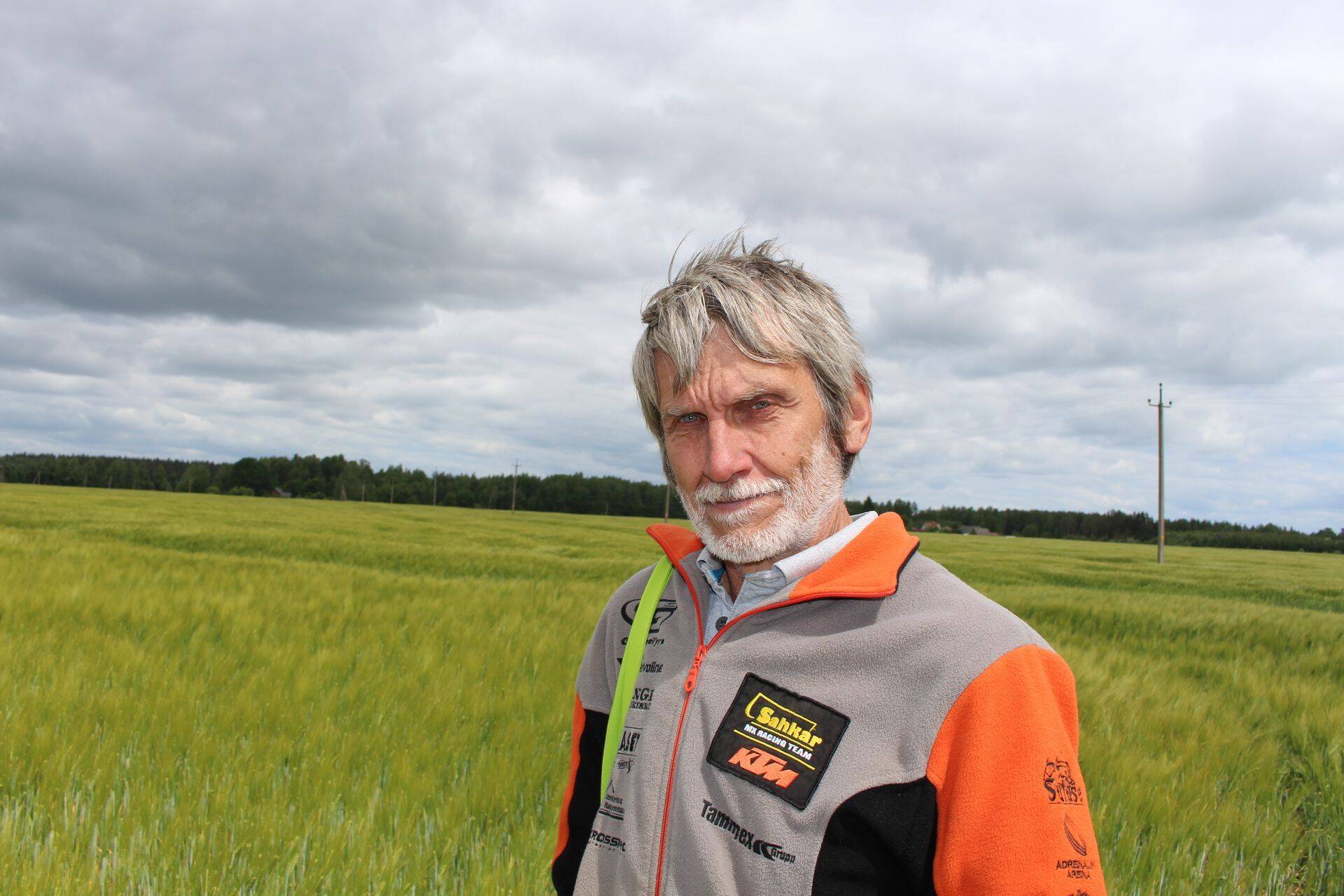 Lange-Vahe talu peremees saab olla oma põldudega rahul.