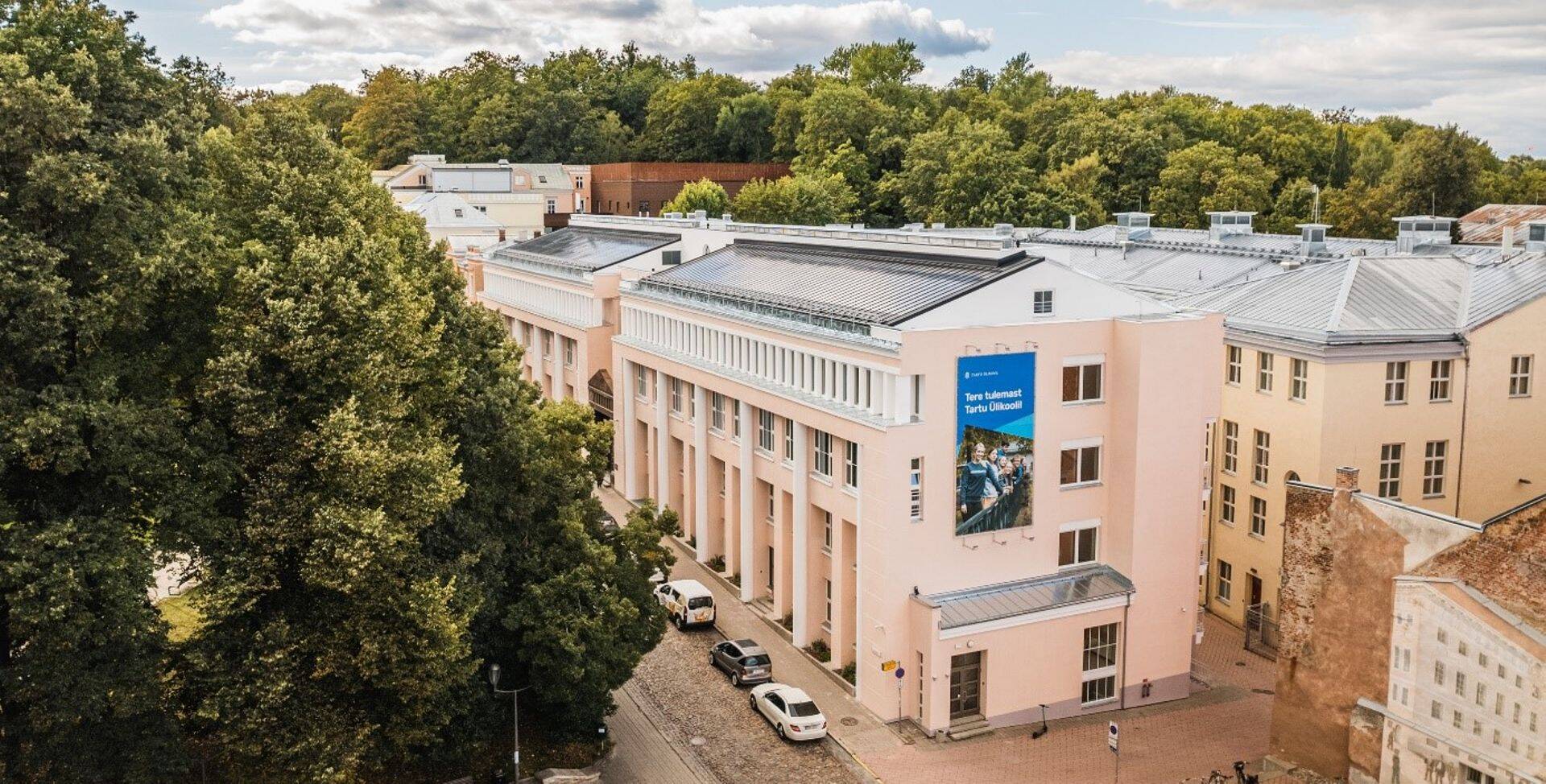 Tartu Ülikooli katusele paigaldatud Roofit.Solari päikeselahendus.