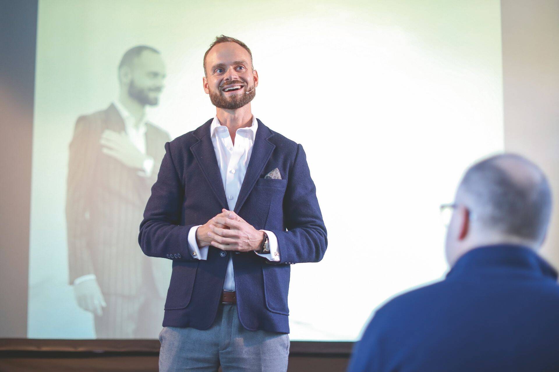 Kui inimesed mängiksid n-ö enda pilli ehk rakendaksid oma unikaalseid oskuseid ja teadmisi, siis oleks elu, inimesuhted ja ettevõtlus meie ümber hoopis teistsugune, ütleb Alar Ojastu.