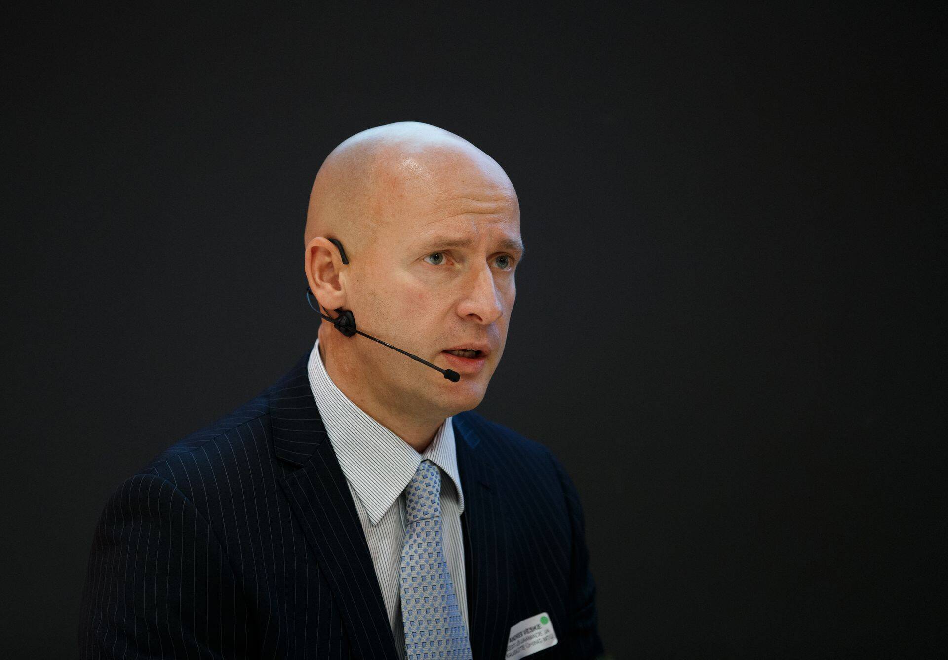 Eesti Jõujaamade ja Kaugkütte Ühingu esimees Andres Veske tõdes, et elektrist ja fossiilsetest kütustest toodetaval soojusenergial on põhjendamatult kõrged eelised.