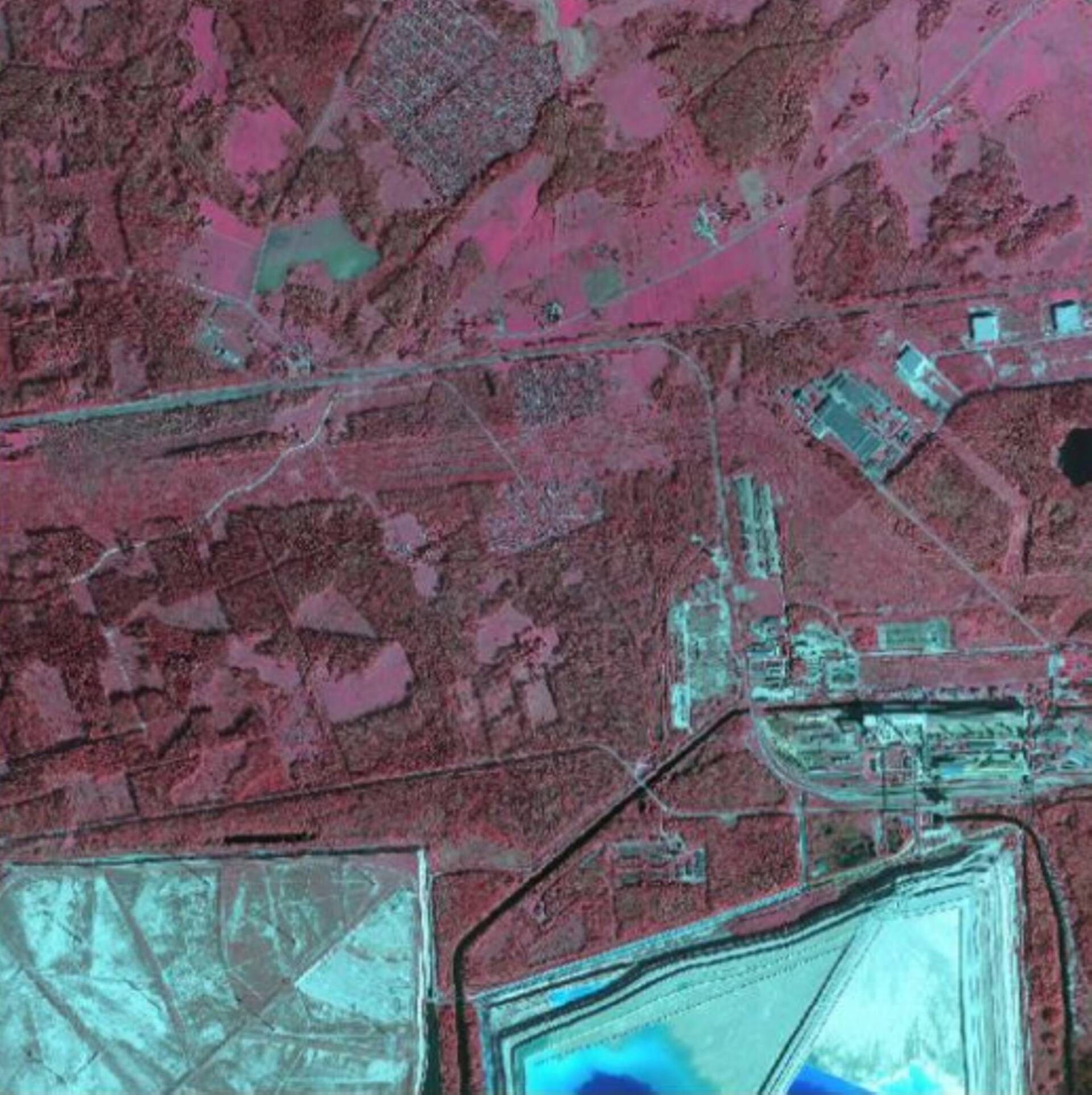 CIR valevärviline aerofoto.