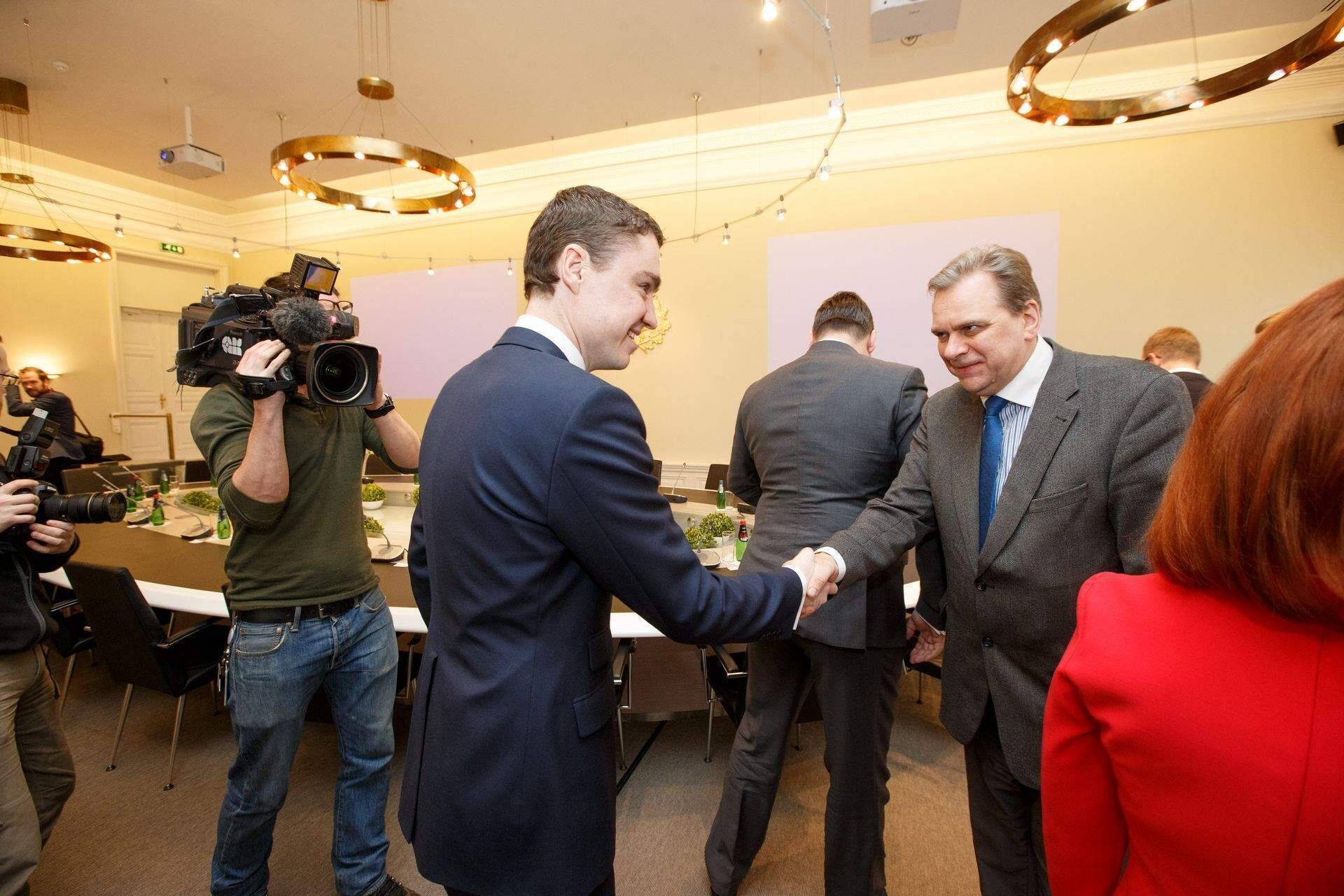 Taavi Rõivas (vasakul) ja Andres Herkel koalitsiooniläbirääkimiste alguses.