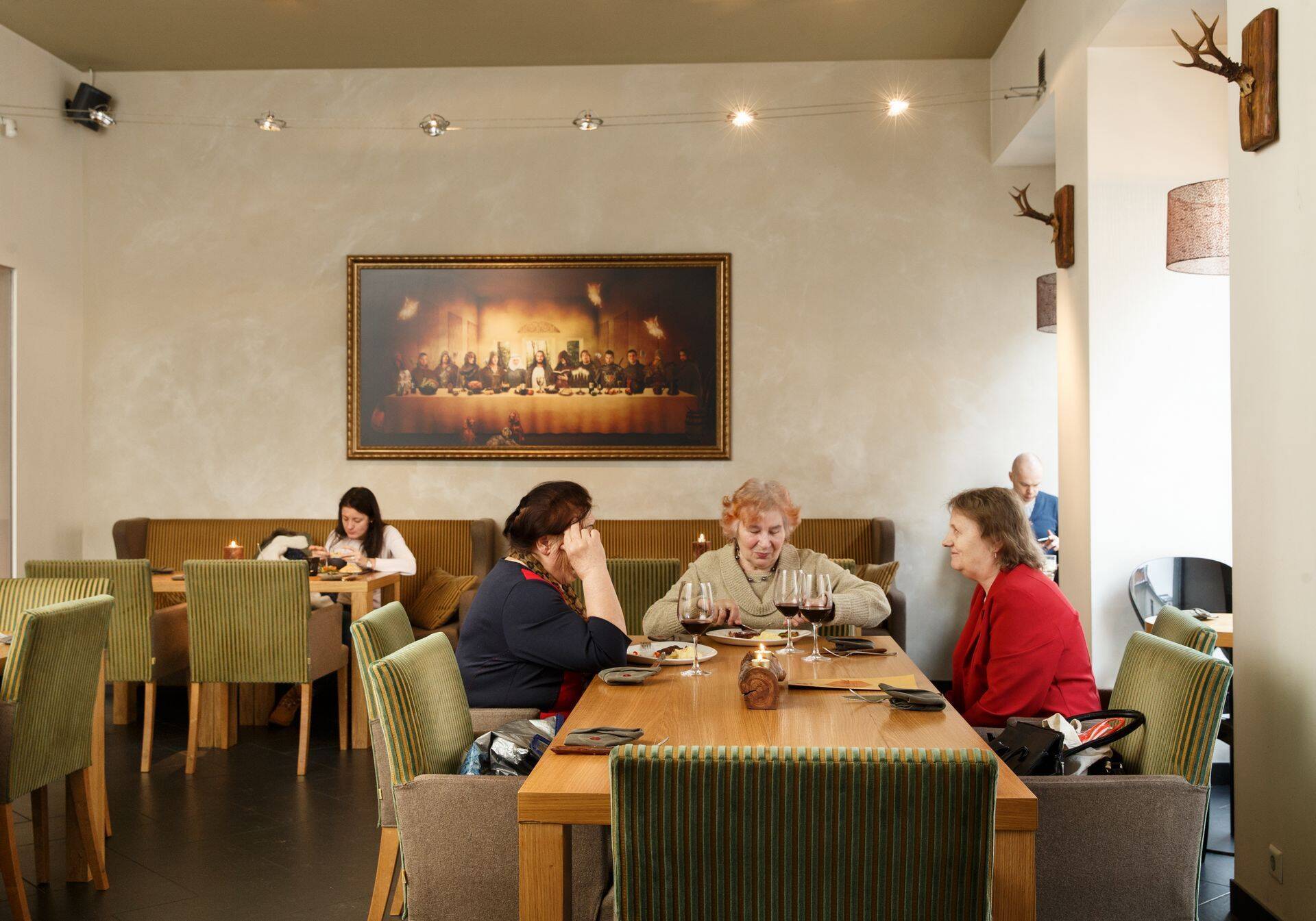 Meat Marketi menüüs on viisakas veinivalik, ent kokteilid trumpavad selle üle