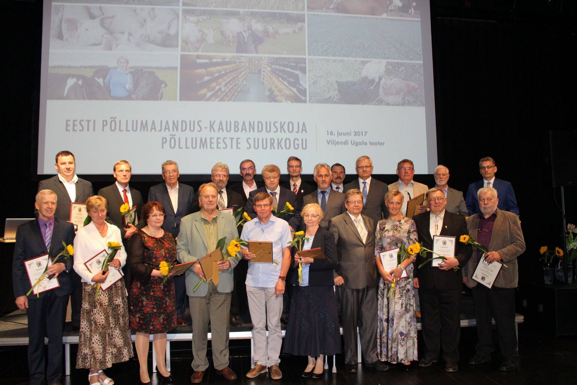 Fotod: Põllumeeste suurkogul autasustati parimaid