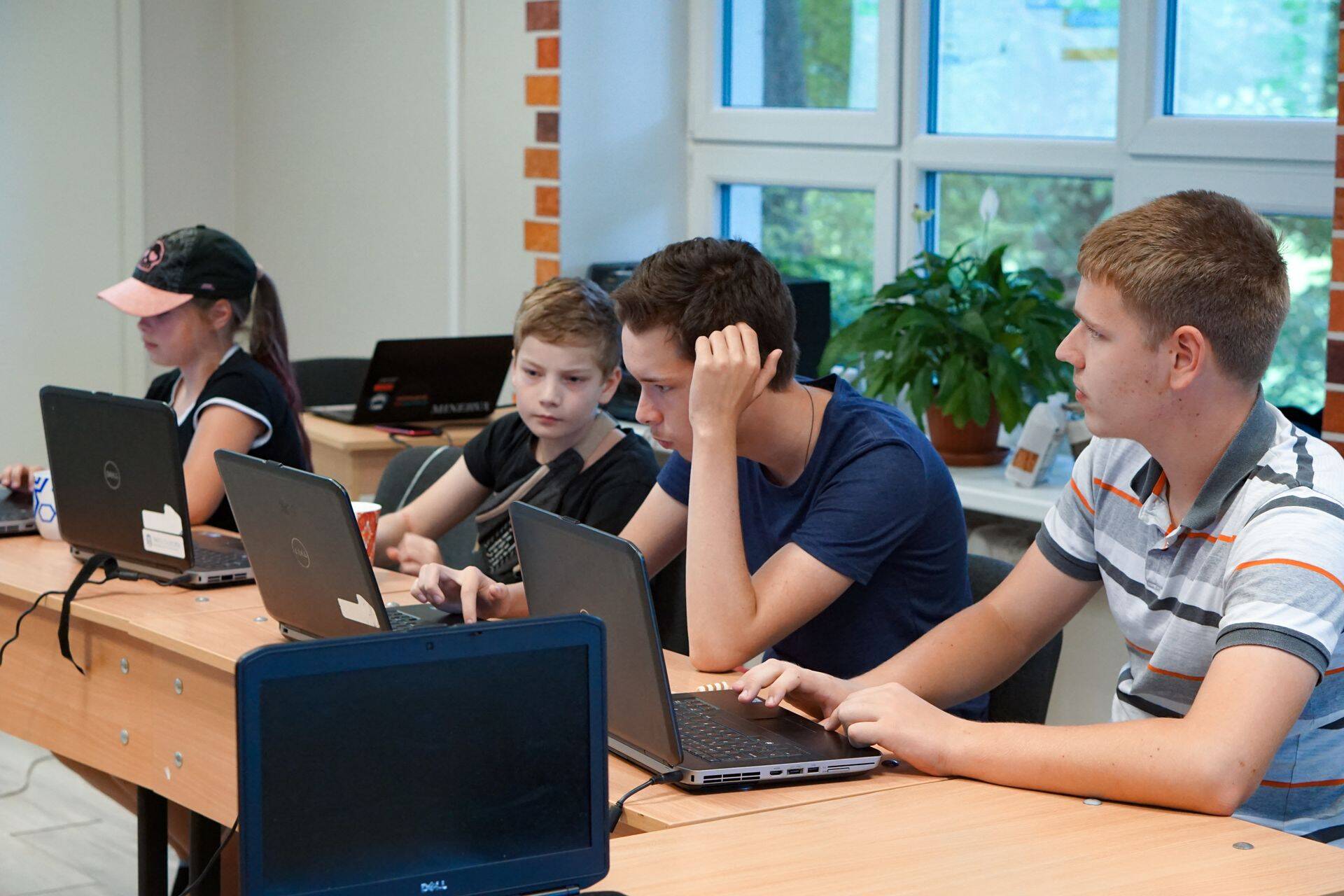 Курсы программирования EDUKOHT предполагают командную работу над проектом