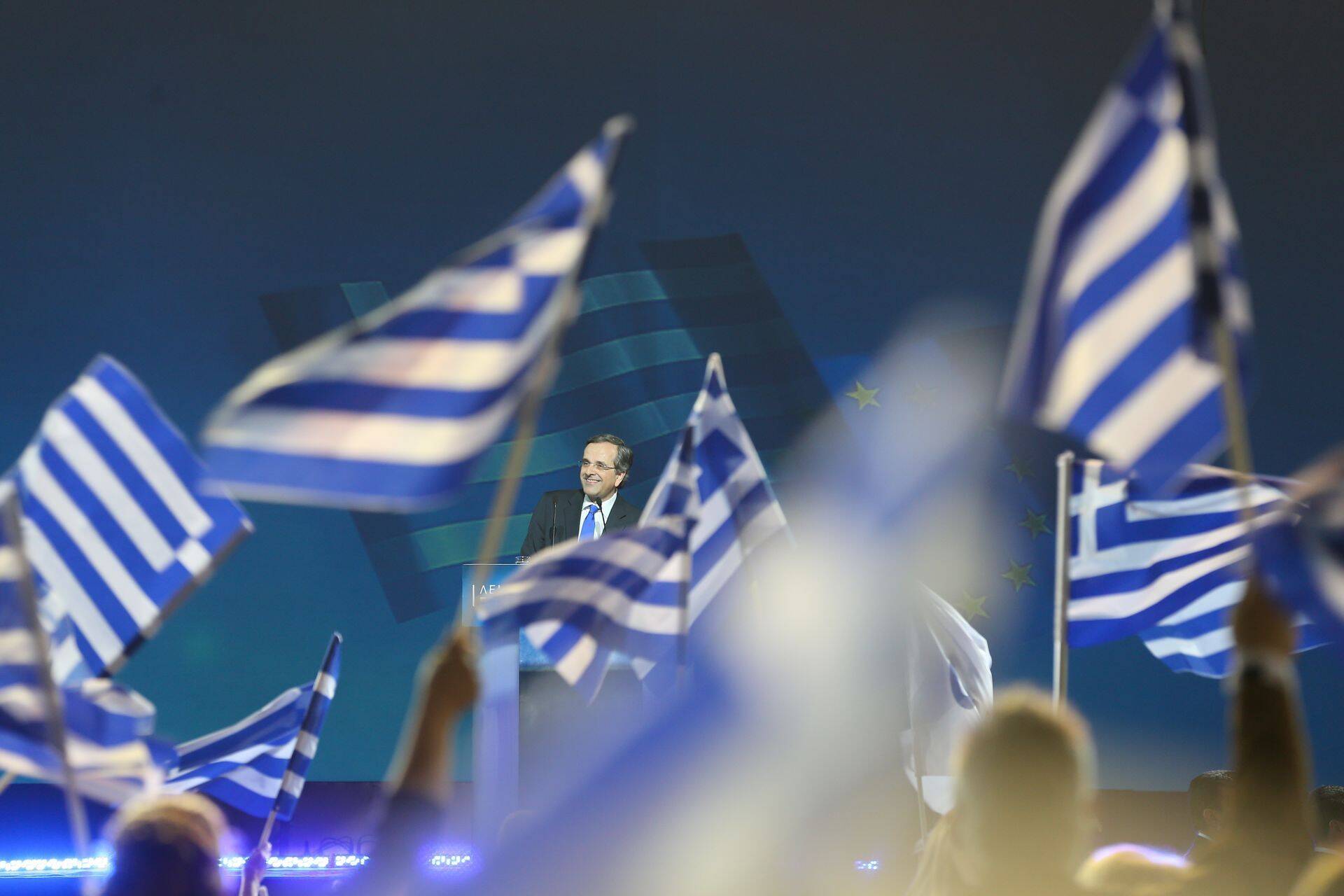 Raskustes Kreeka ootab abi. Parlamendivalimised 2015 kevadel.