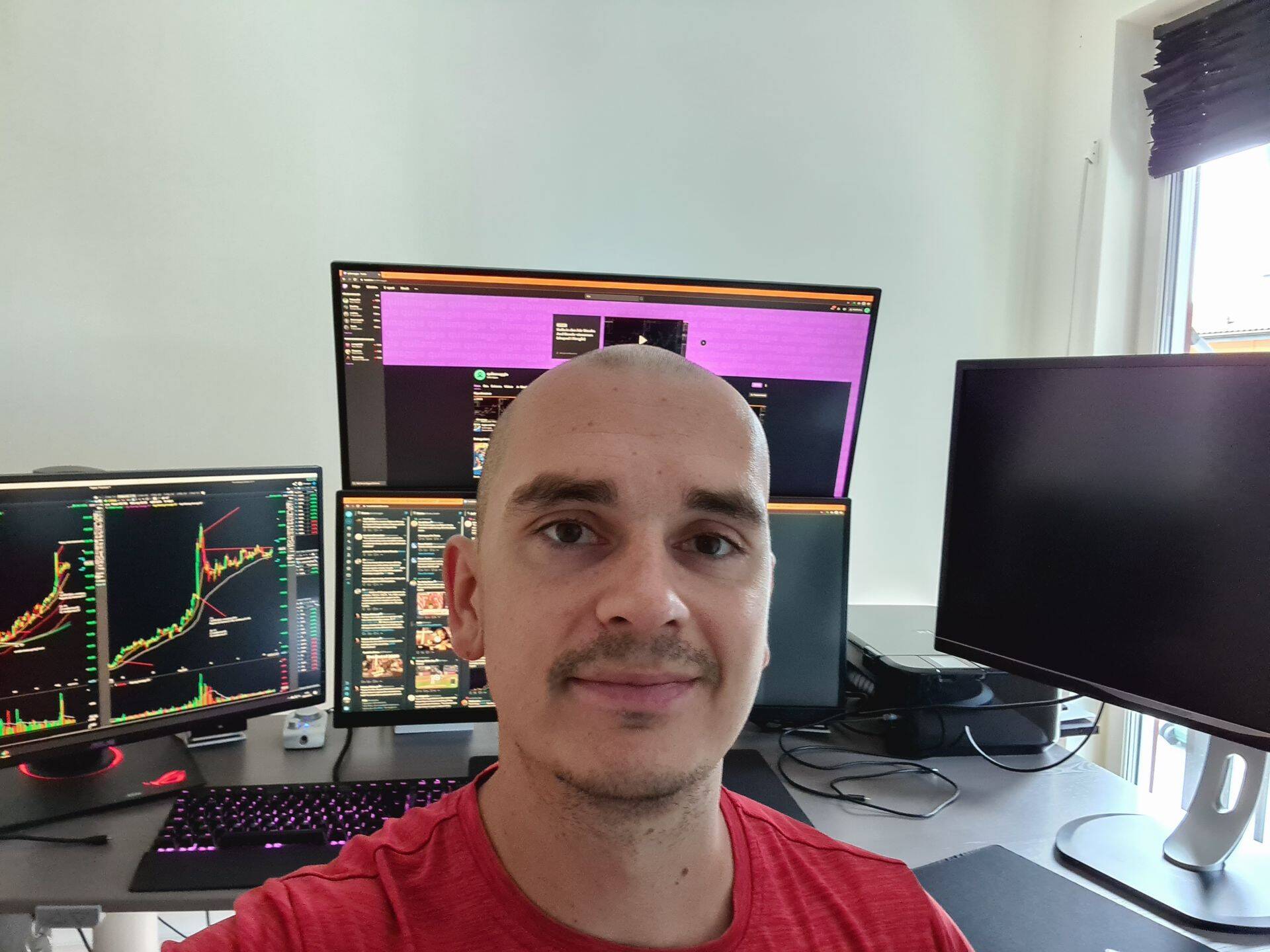 Börsikaupleja Kristjan Kullamägi maksis vigade eest 3-4 korda järjest mitmeid tuhandeid dollareid, kui ta algajana kauplemist alustades oma konto õhku lasi. Praeguseks on tema keskmine aastane tootlus 200%.