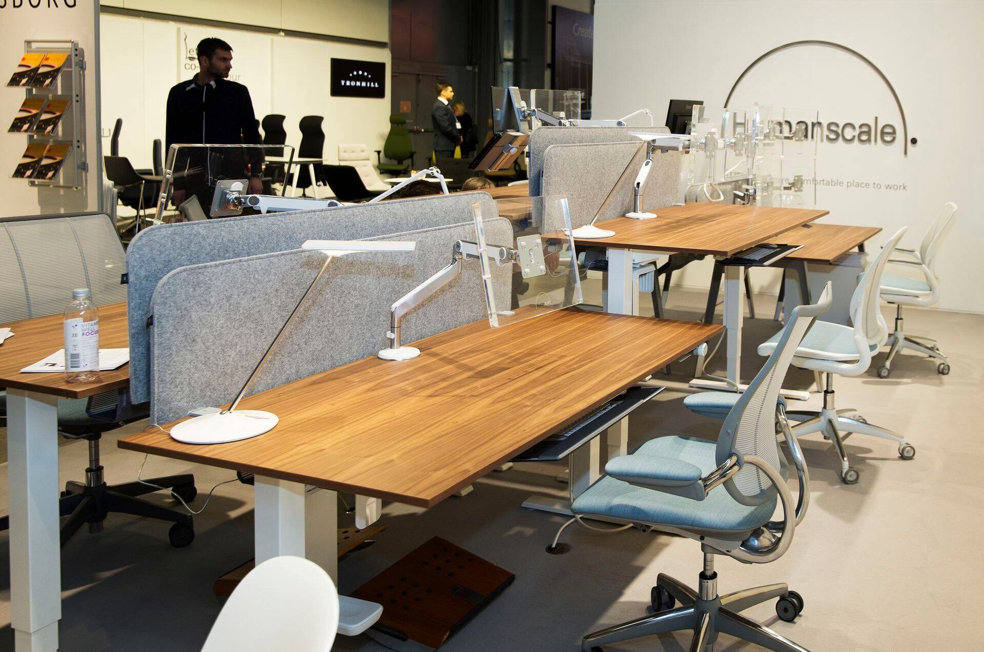 Humanscale'i töölauad liiguvad üles-alla kahe sekundiga.