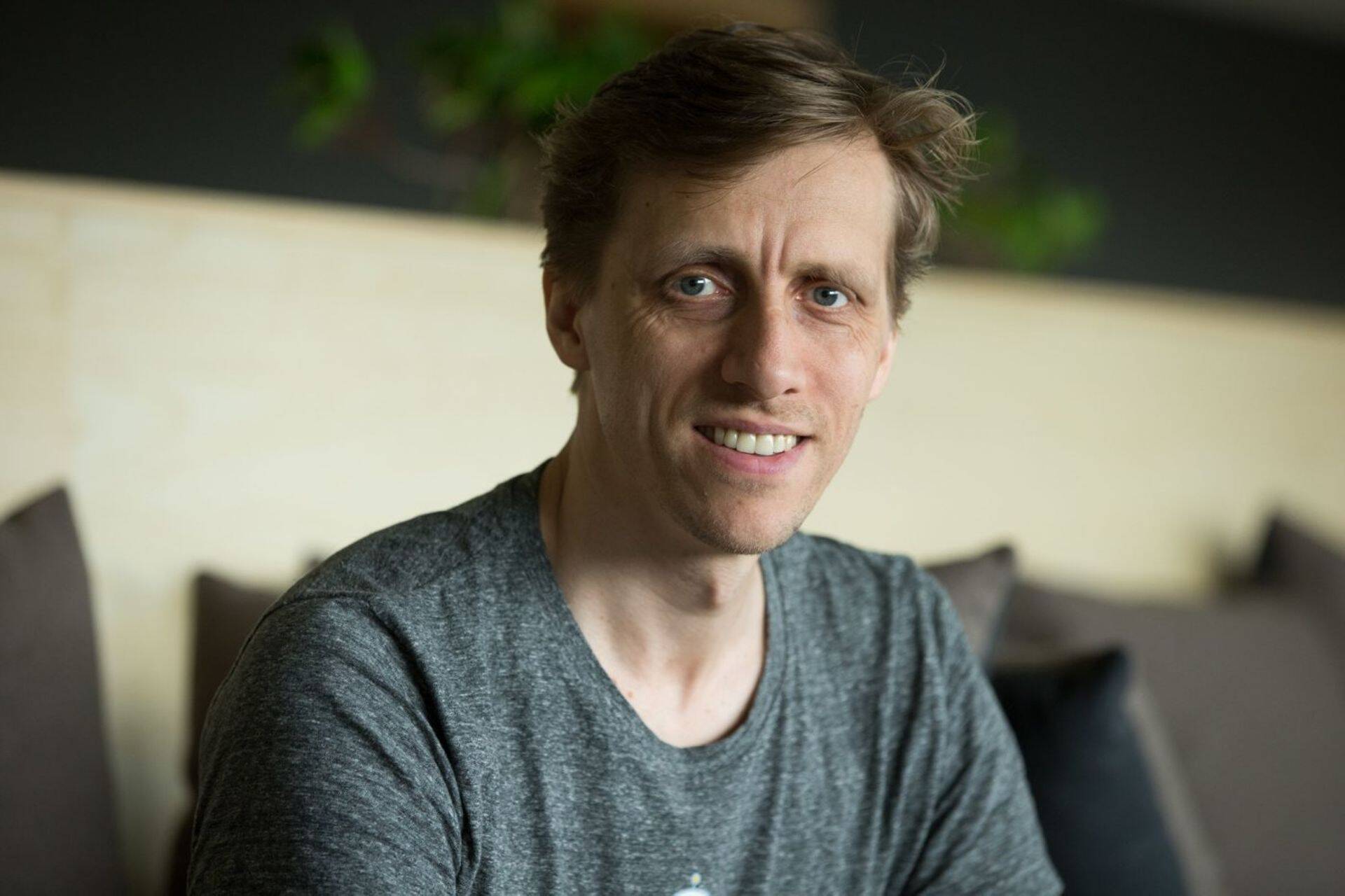 исполнительный директор Starship Ахти Хейнла