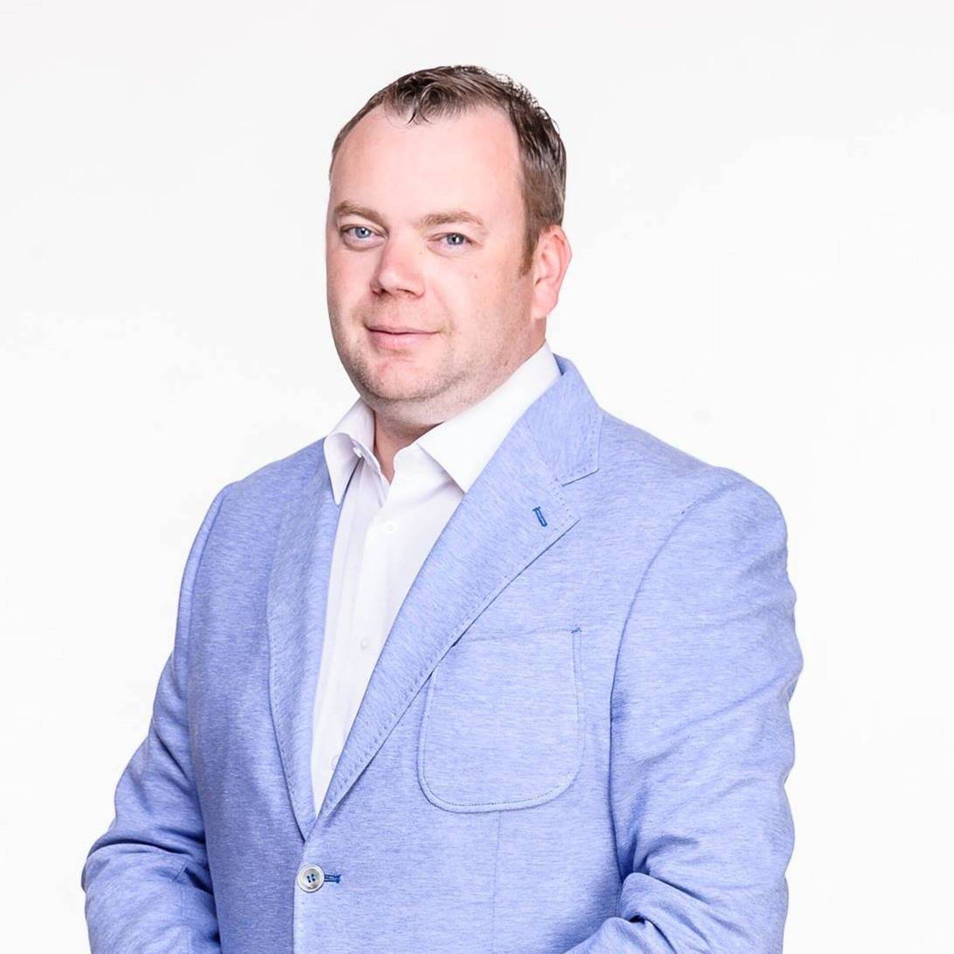 Управляющий нарвского отеля Inger Владимир Изотов