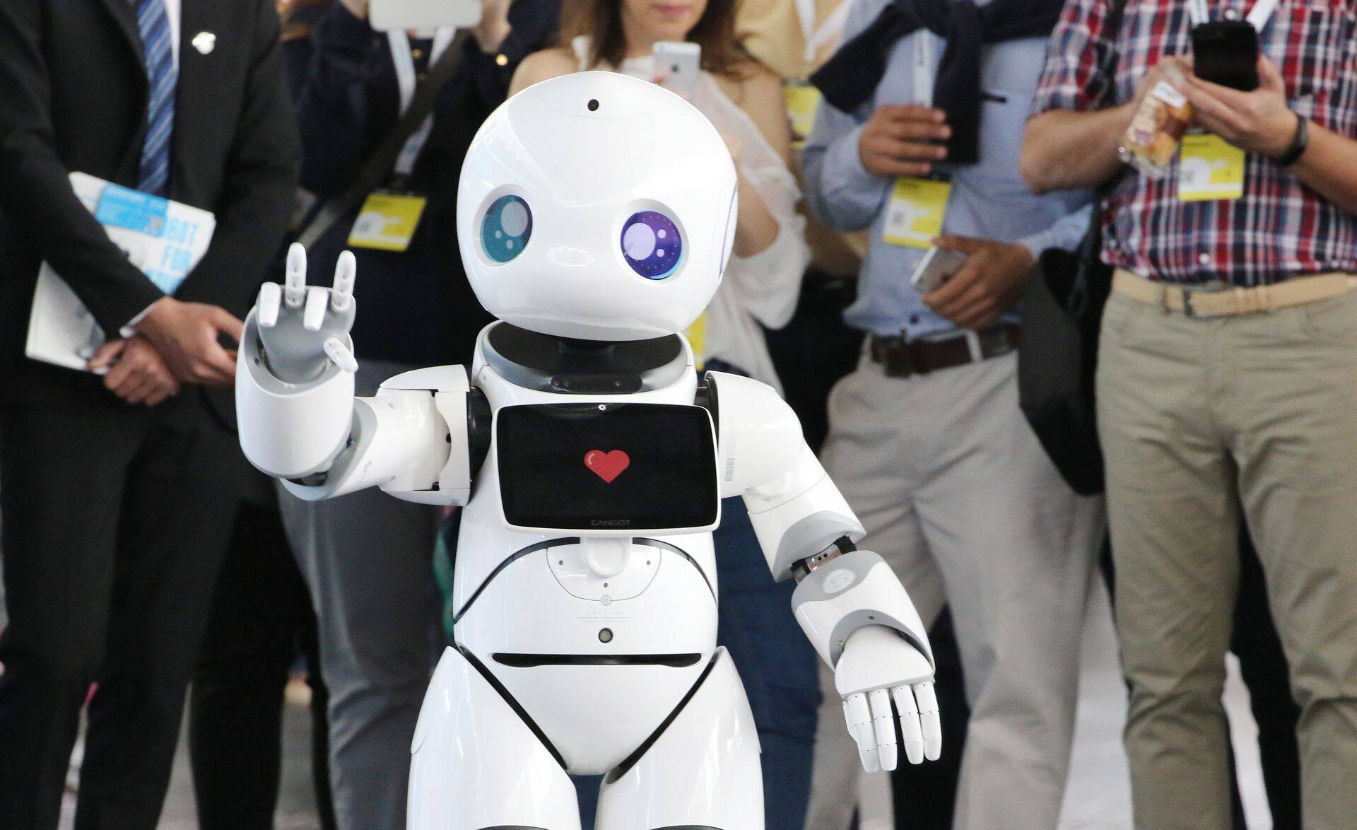 Robot tervitab külalisi Hannoveri CeBIT messil.