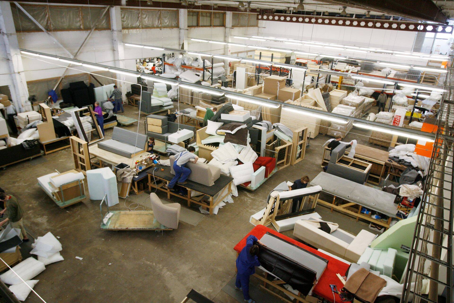 Mööblitootmine Bellus Furnitur OÜ Haljala tehases.