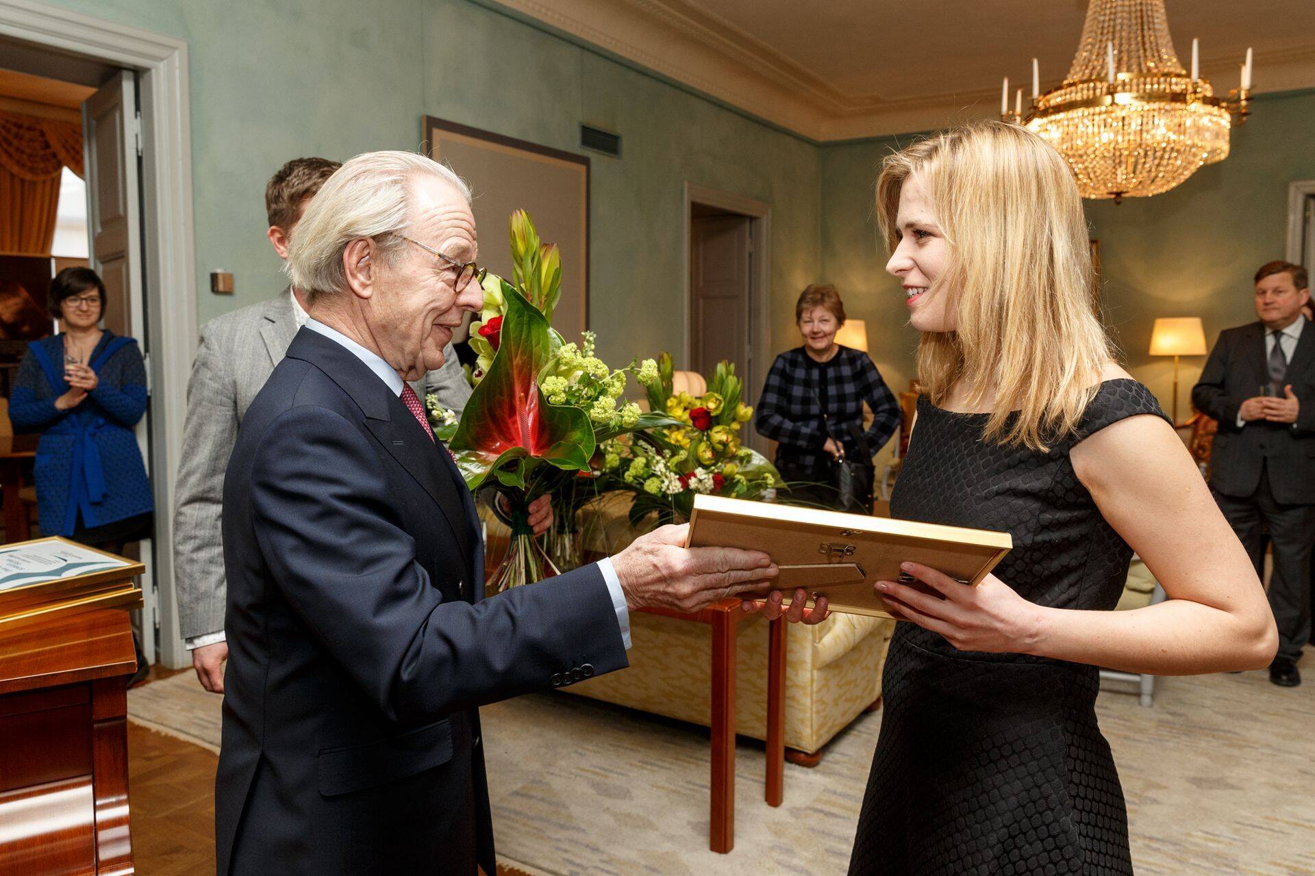 Eesti Ekspressi ajakirjanik Marian Männi saab Bonnieri preemia