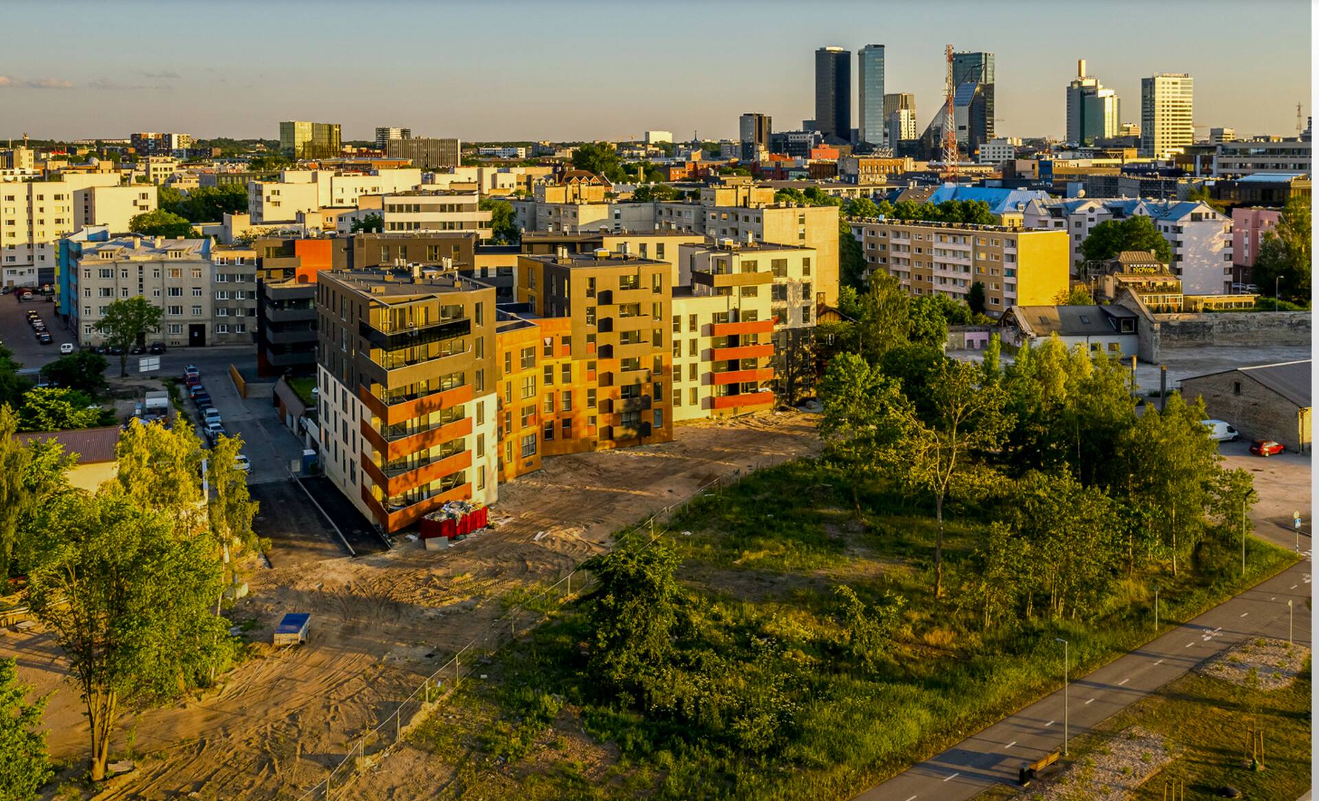 В квартале Новая Голландия пока что готовы только два из четырех запланированных домов.