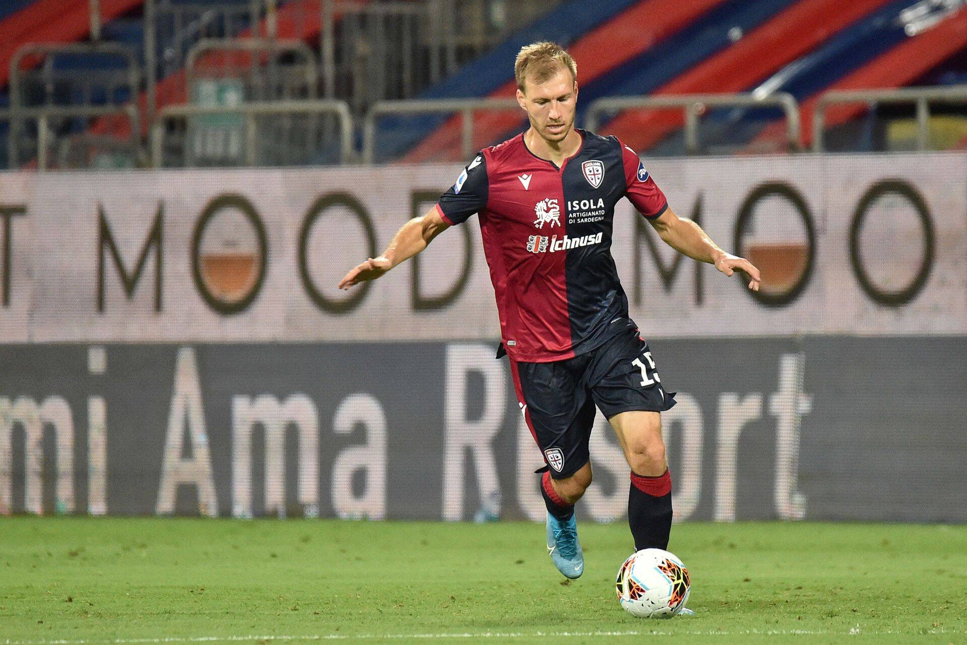 Ragnar Klavan mängib praegu Itaalias Cagliari Calcios.