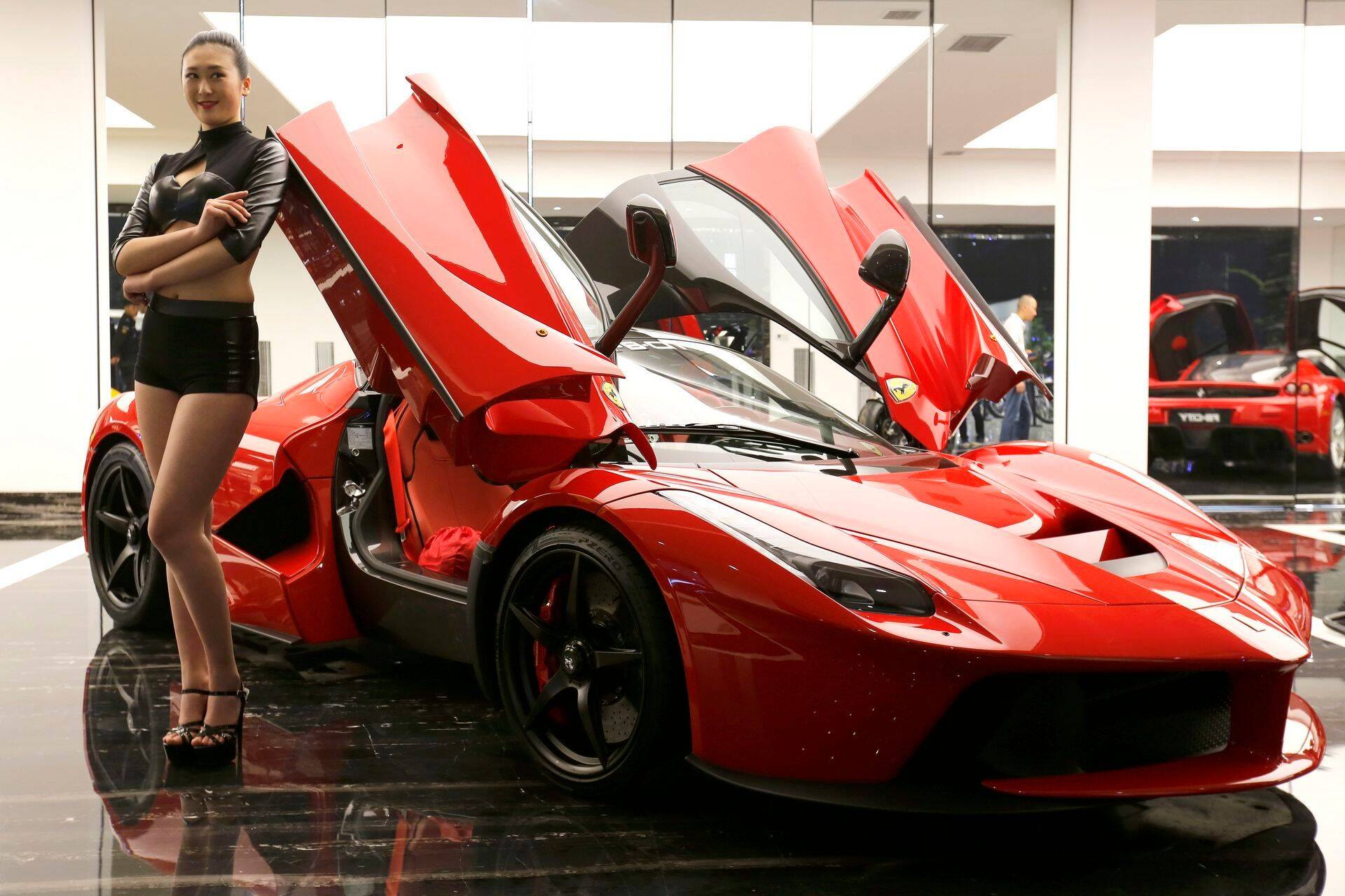 Ferrari hübriidauto LaFerrari 2015. aasta Pekingi autonäitusel.