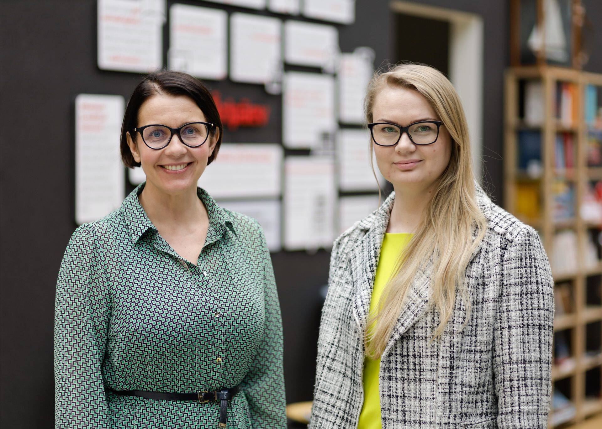 Töötukassa oskuste arendamise osakonna juhataja Karin Andre ja Ragn Sellsi personalijuht Maarja Mölder.