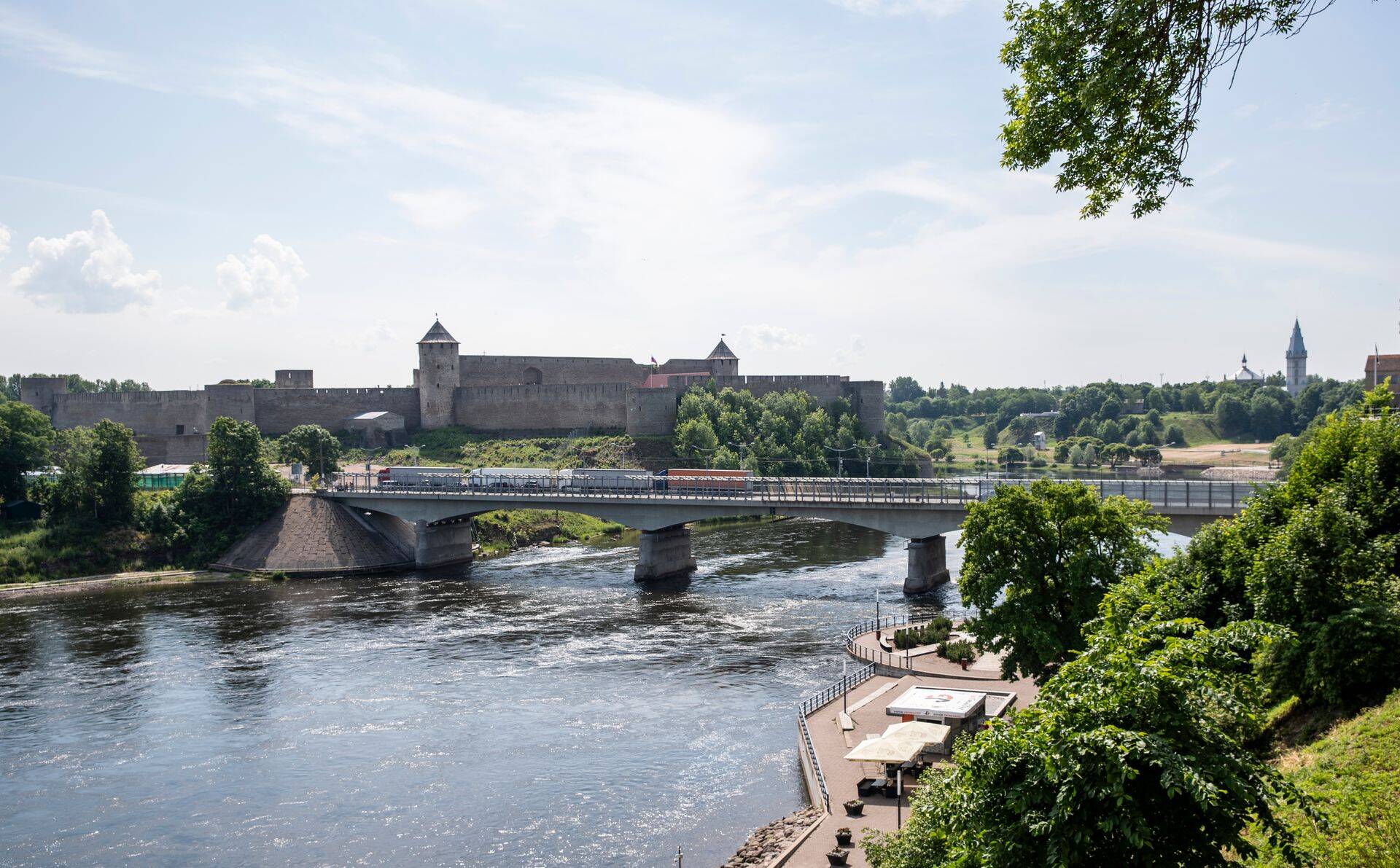 Туристы любят ходить на набережную, говорит руководитель нарвского отеля Inger Владимир Изотов.