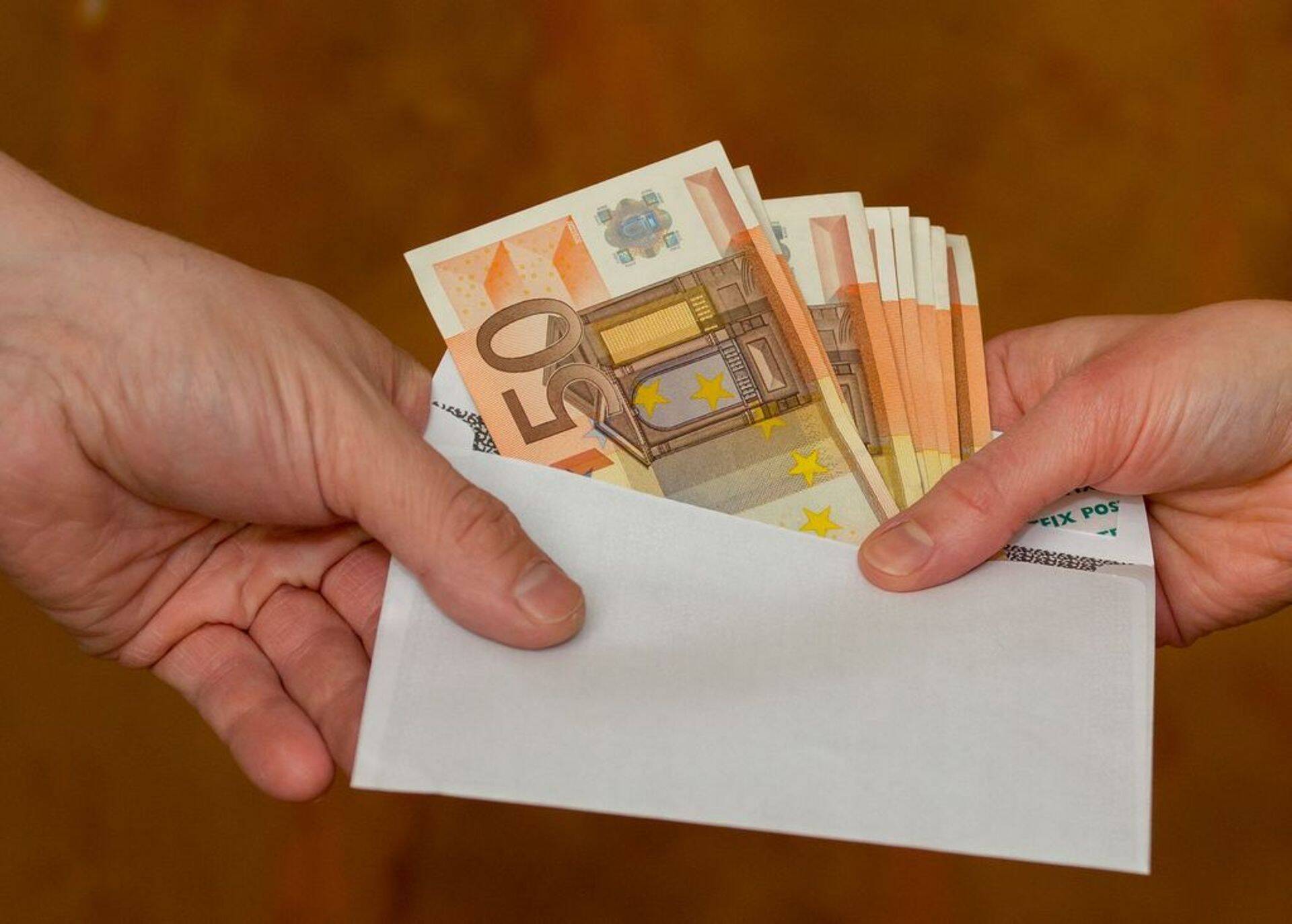 Ümbrikupalk kui üheksa peaga koletis