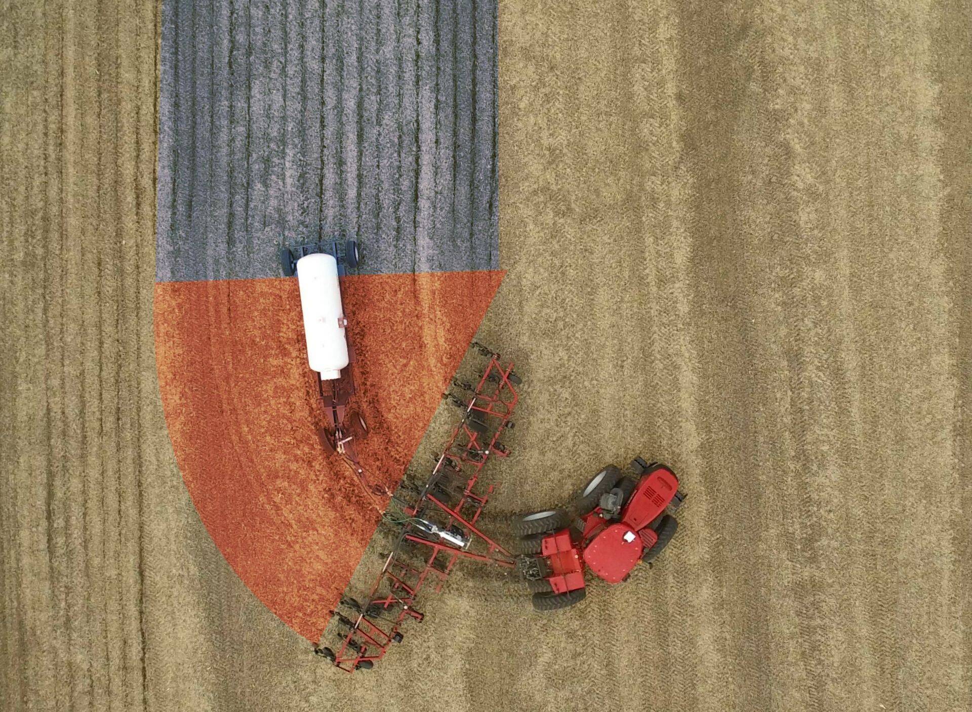 TEHNIKA: AccuTurn automaatika, mis pöörab traktori ise põlluotsas ringi