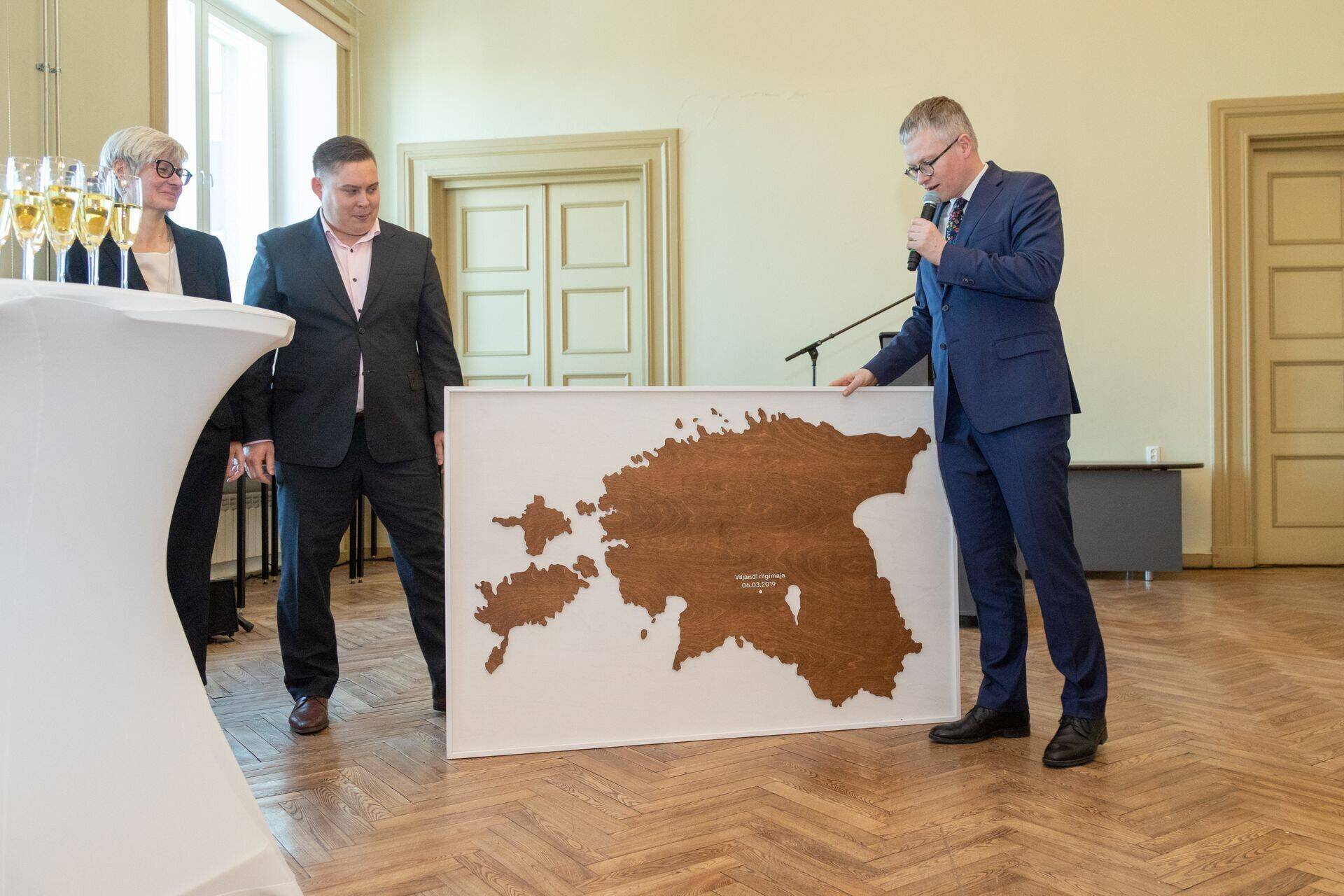 Бывший министр госуправления Янек Мягги на открытии госдома в Вильянди