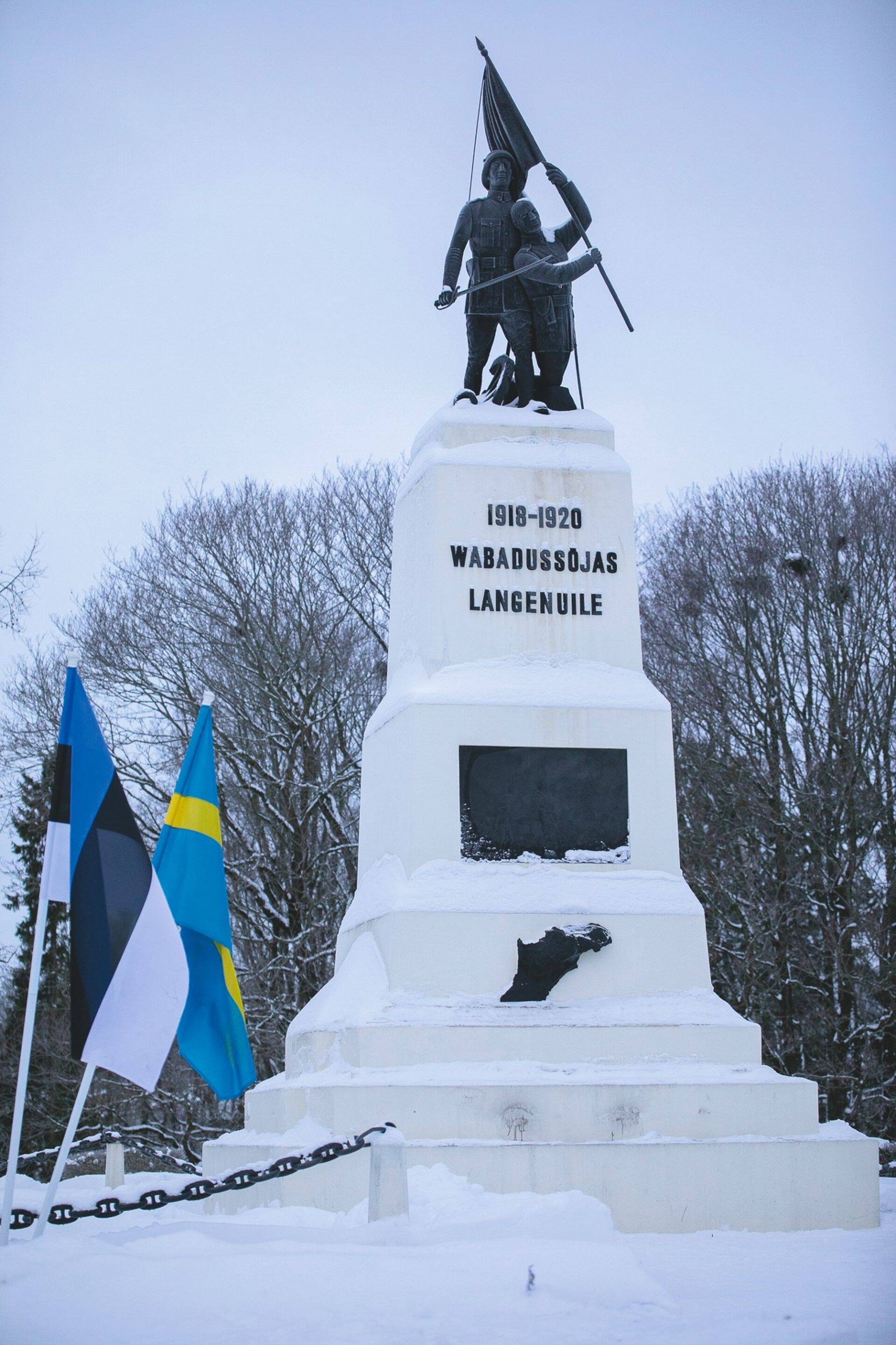 Rakvere Vabadussõja mälestussammas.