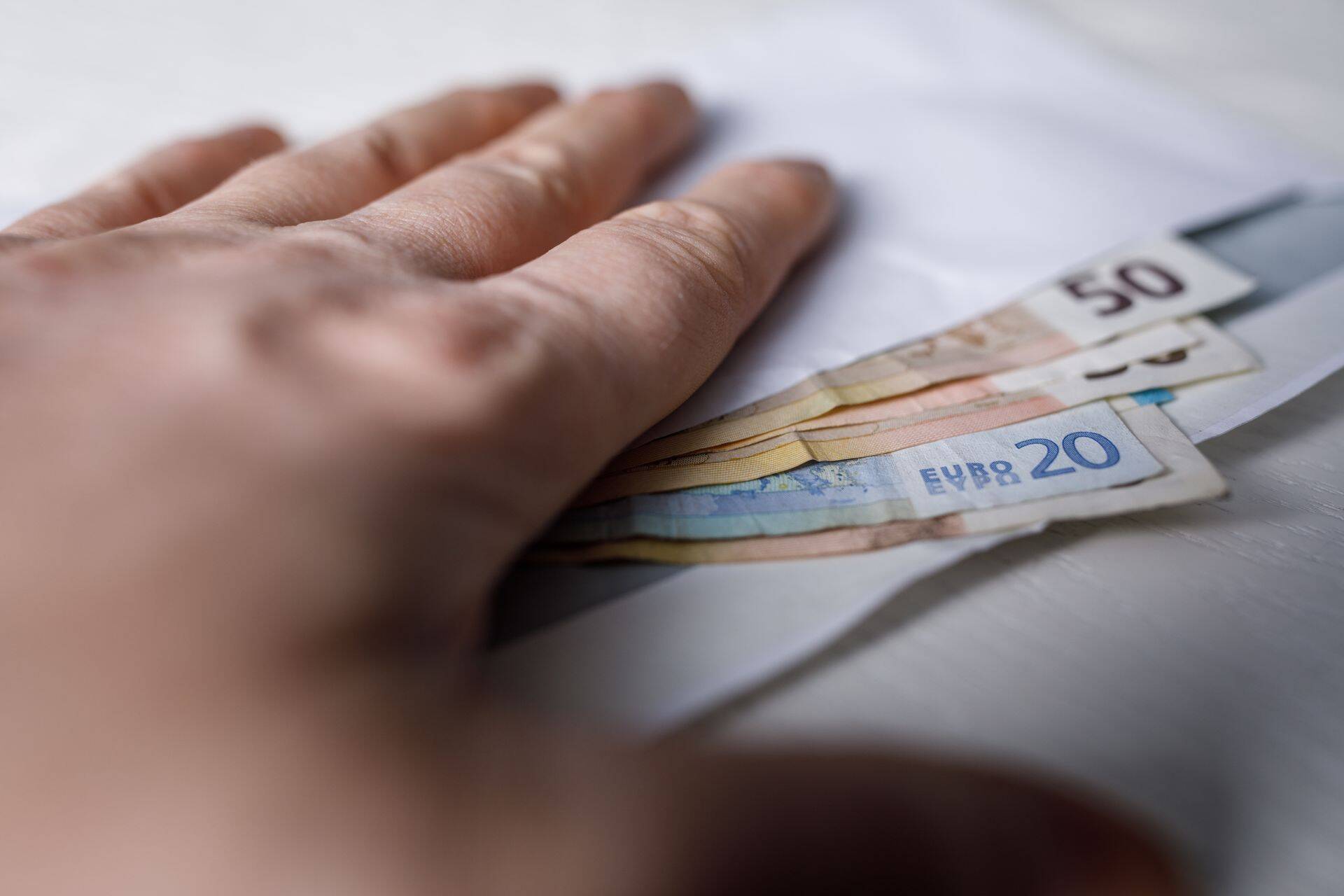 Mainori õppejõud leiab, et maksureform tegi kiusatuse saada osa töötasu ümbrikupalgana selgelt suuremaks.