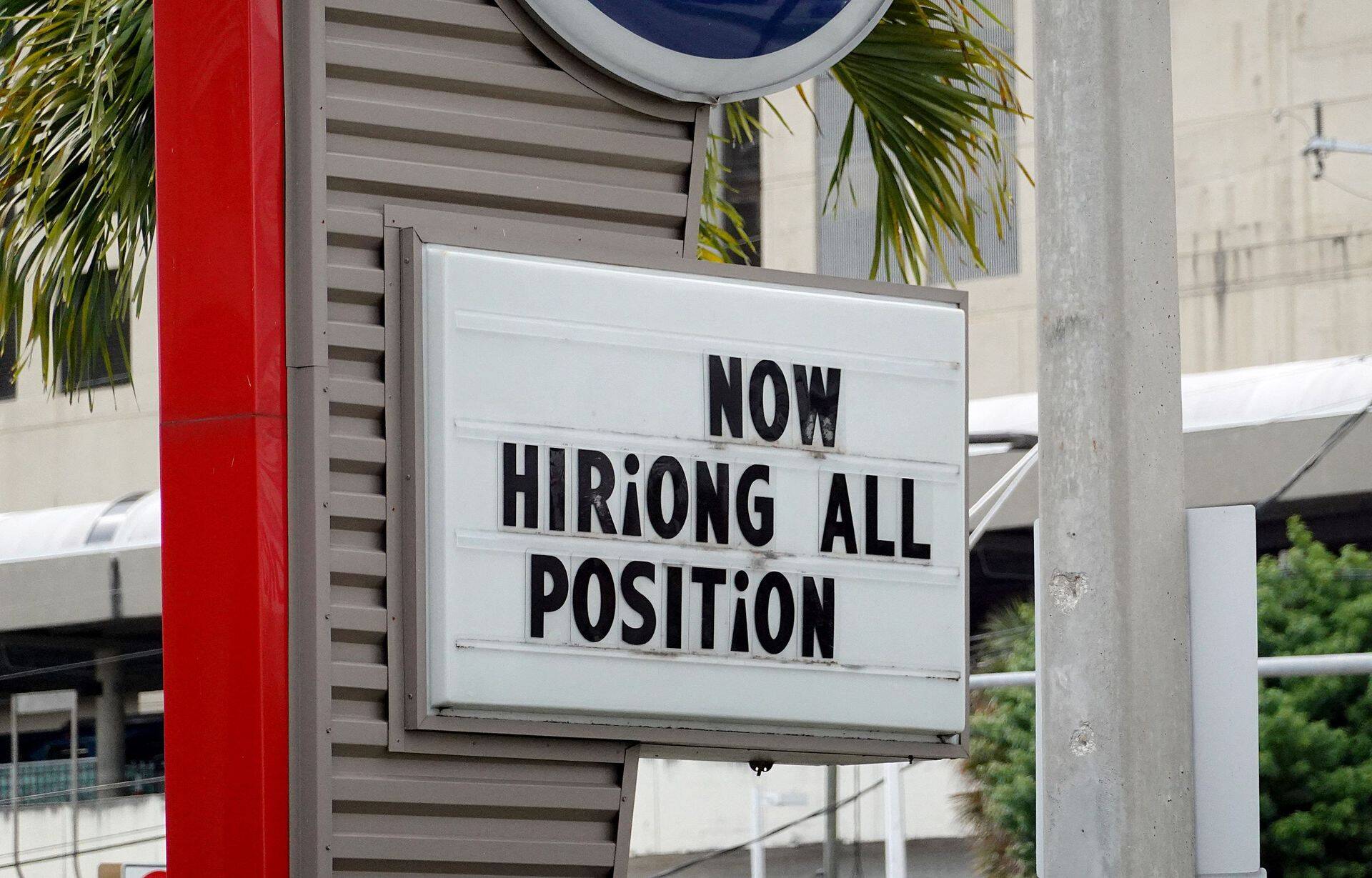 ASV privātie uzņēmumi novembrī radījuši vairāk darba vietas, nekā gaidīts.