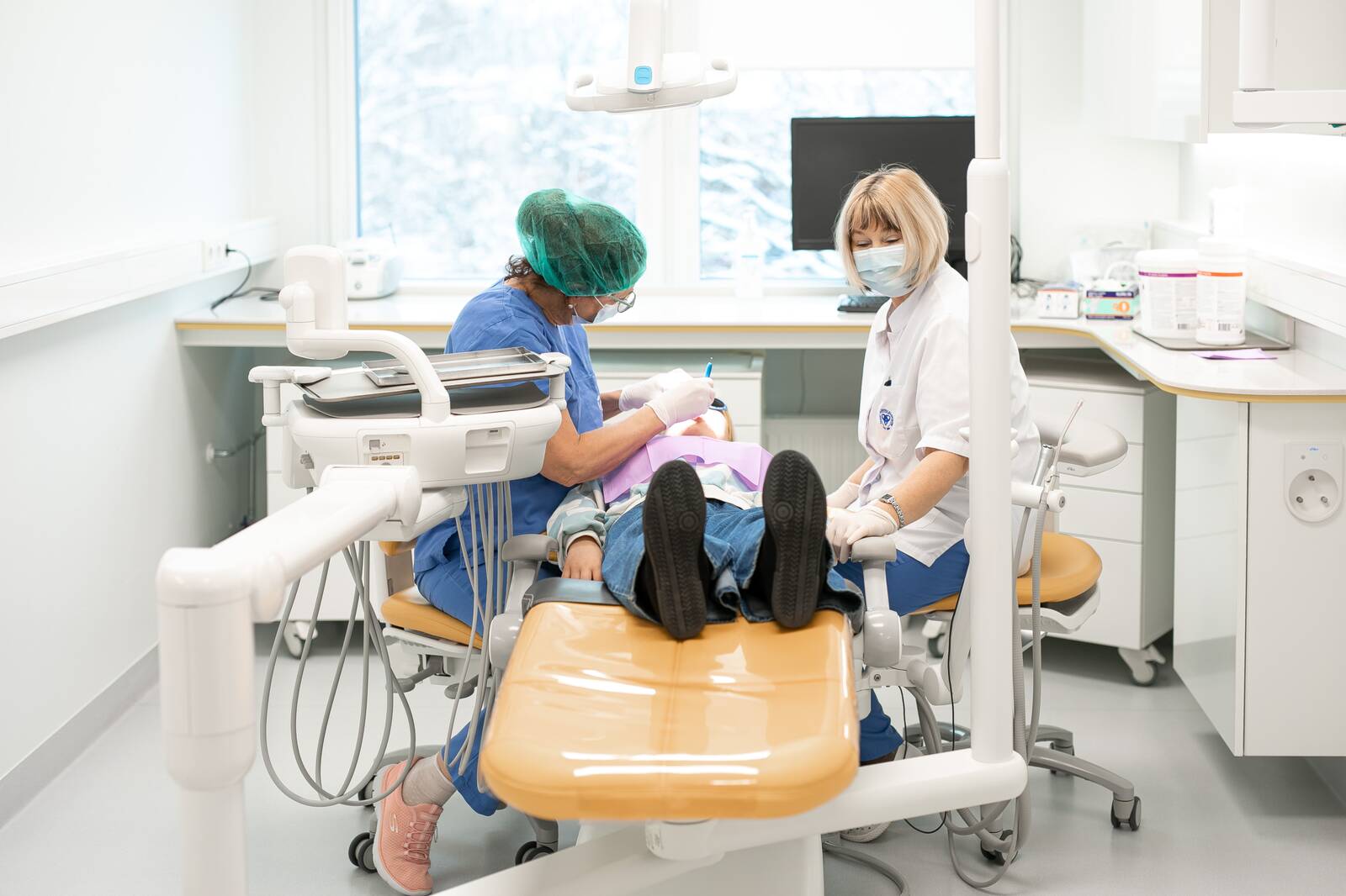 Alates väikelapse esimesest eluaastast, kui vähemalt osa piimahambaid on juba suhu lõikunud, on oluline käia vähemalt kord aastas suutervist kontrollimas.