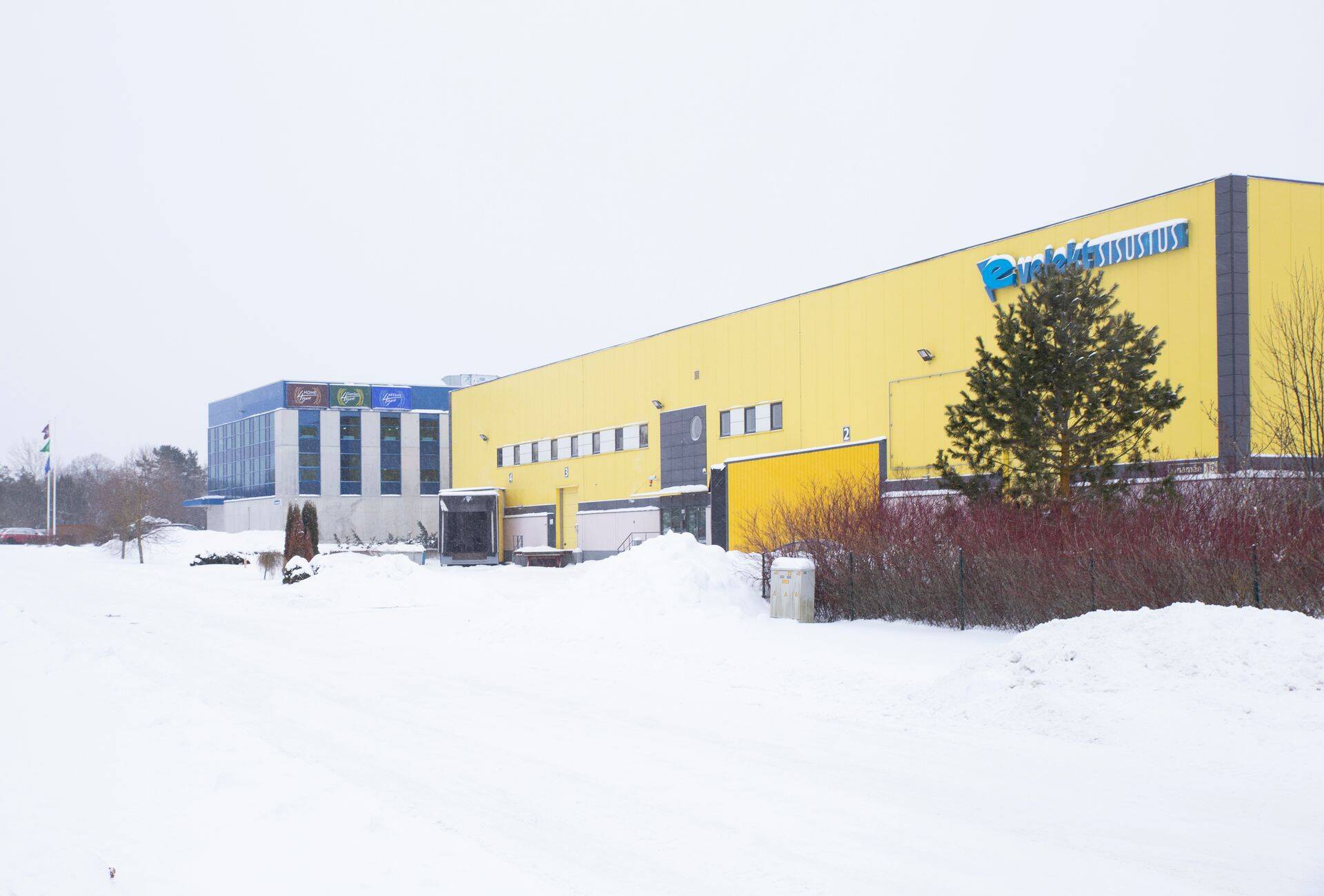 Площадь складских и офисных помещений AS Evelekt в Технологическом парке Tänassilma составляет 8000 кв. метров.