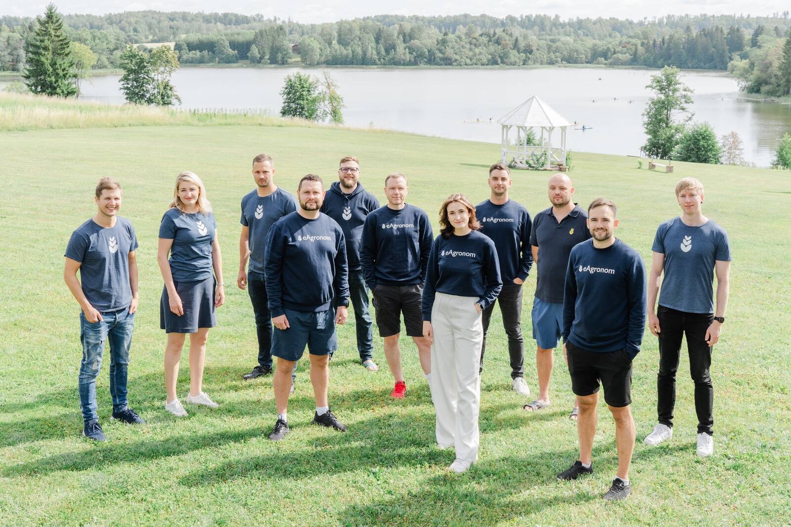 eAgronomi laiendatud juhttiim, vasakul kaasasutaja ning juht Robin Saluoks.