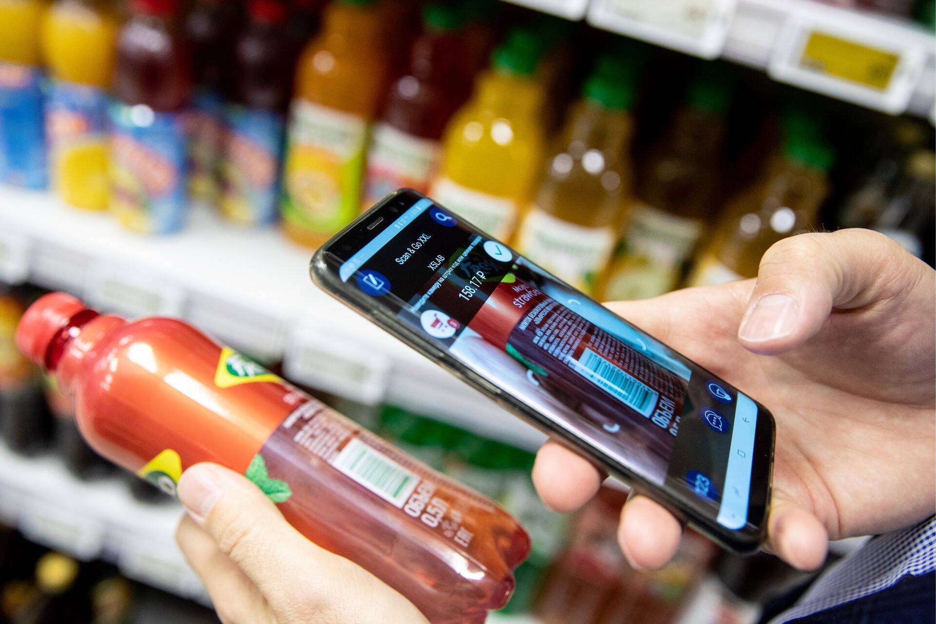 X5 Retail Group оперирует сетями "Пятерочка" и "Перекресток".