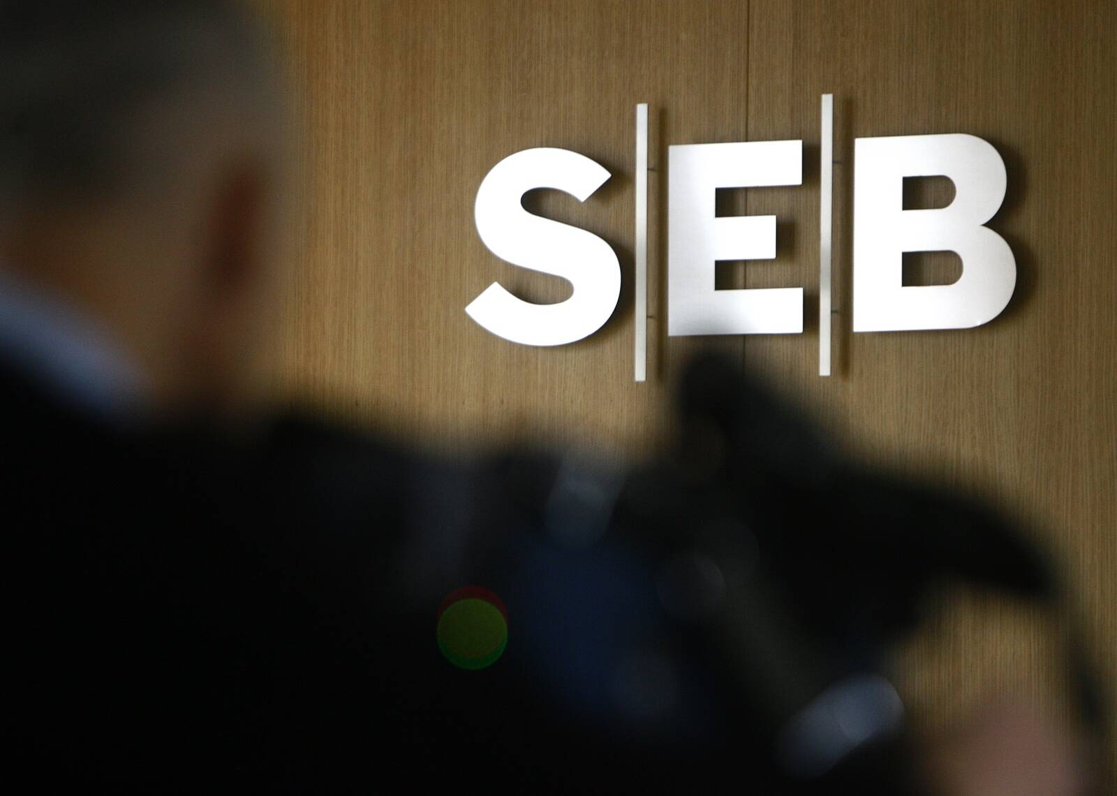 Keskpanga intresside langus on SEB kasumit vähendanud.