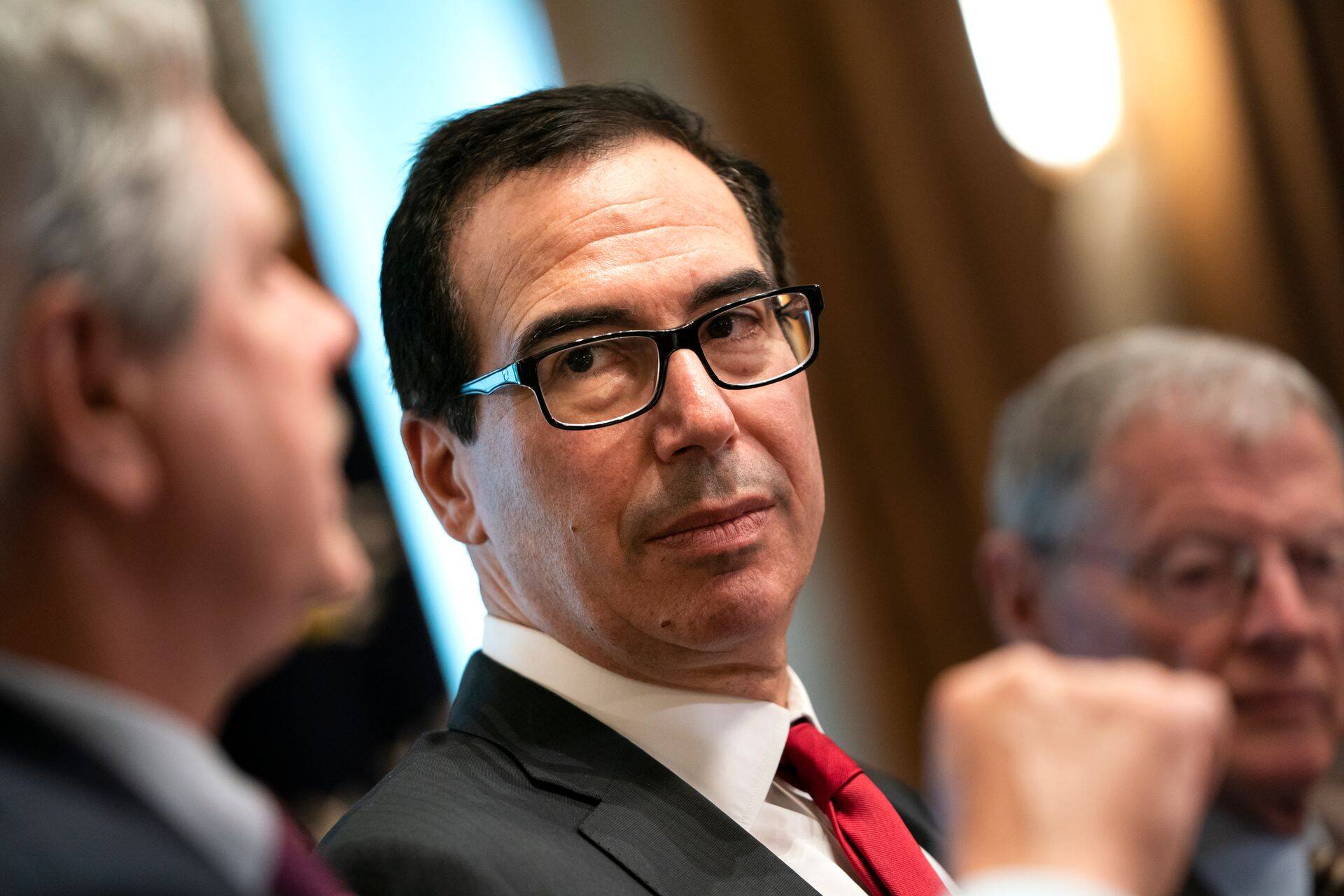 Ameerika Ühendriikide rahandusminister Steven Mnuchin (pildil) ütles pärast arutelu president Donald Trumpiga, et riigipea ei ole soovitanud Föderaalreservi juhti Jerome Powellit vallandada.
